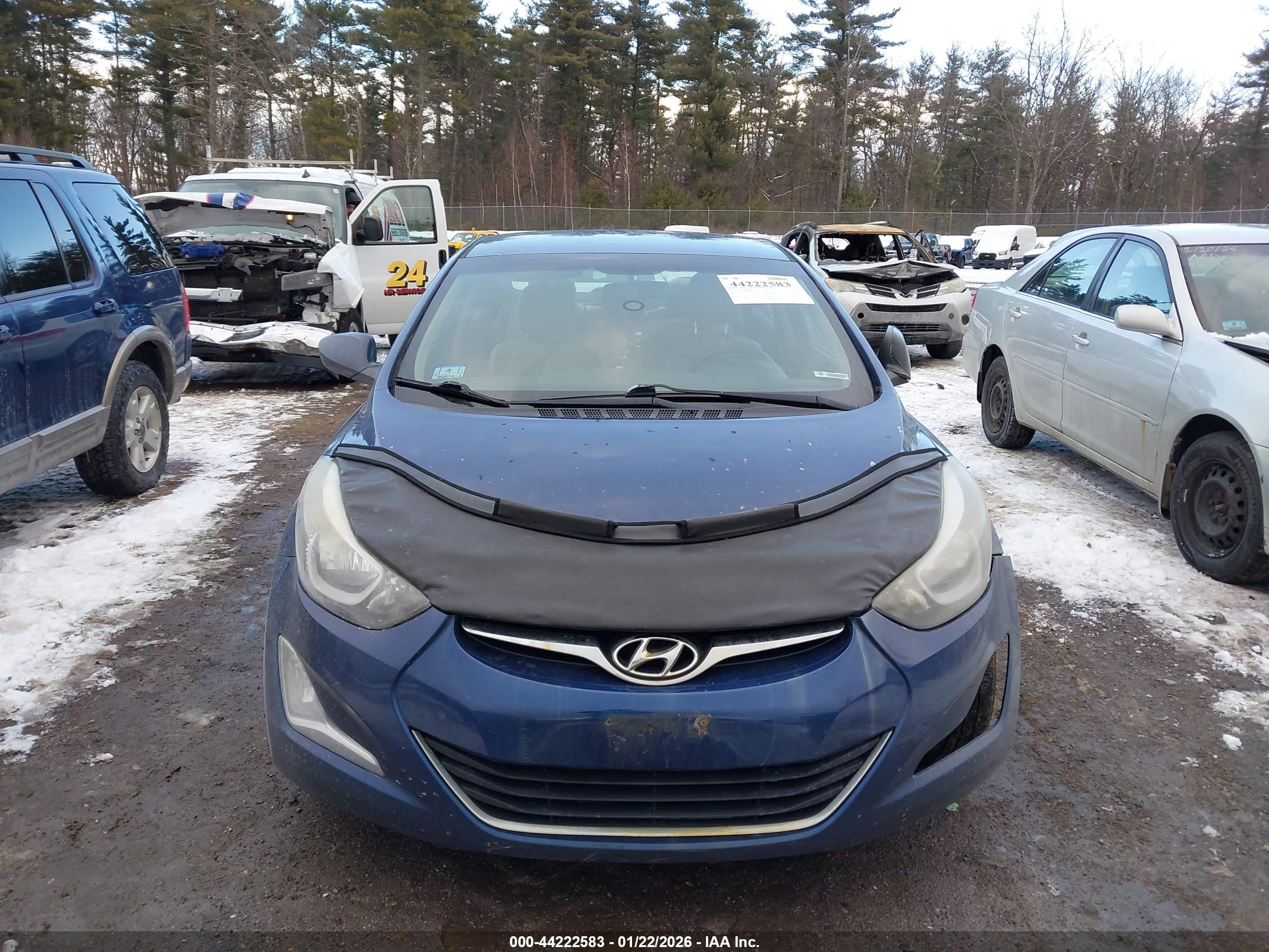 HYUNDAI ELANTRA image 6