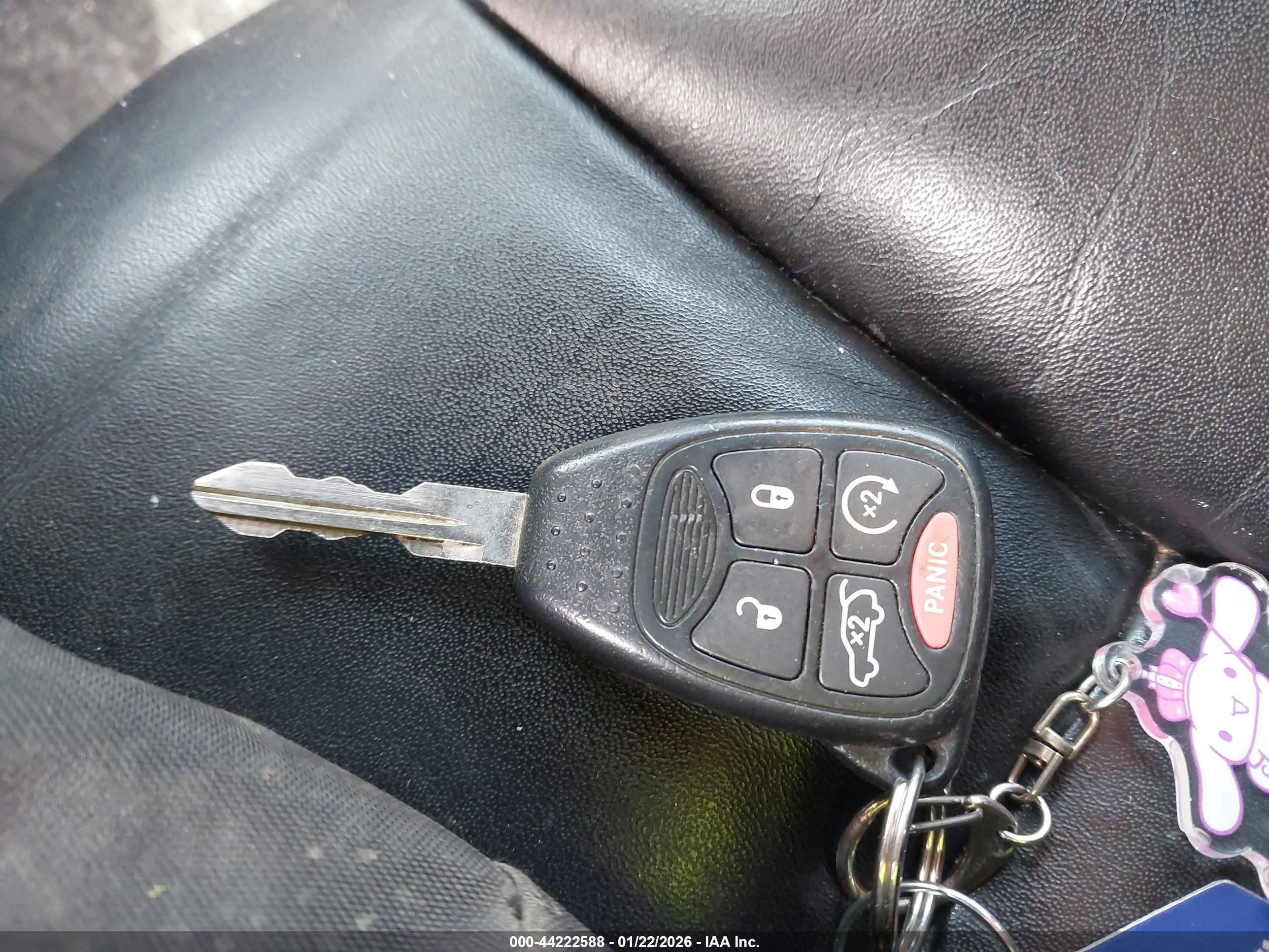 CHRYSLER 200 image 11