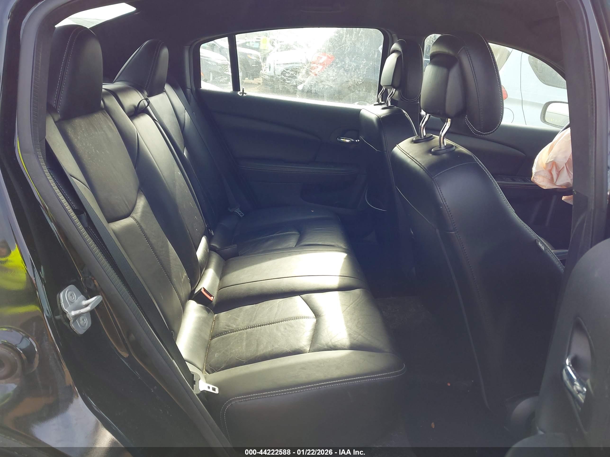 CHRYSLER 200 image 8