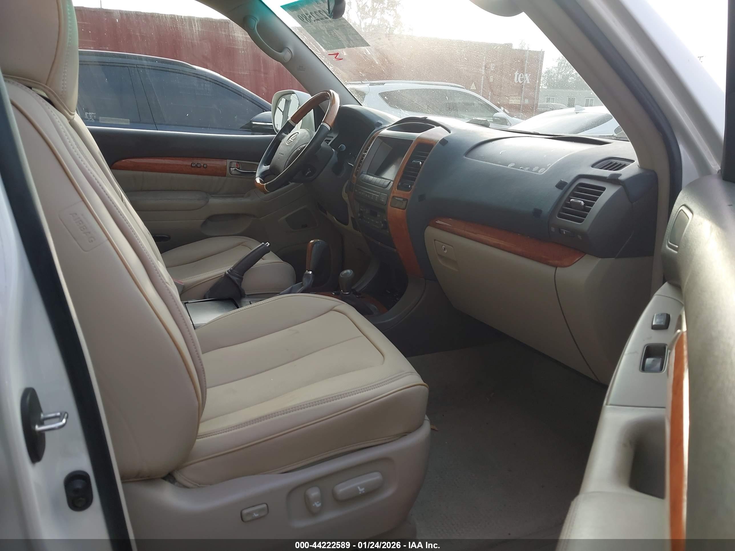 LEXUS GX image 5