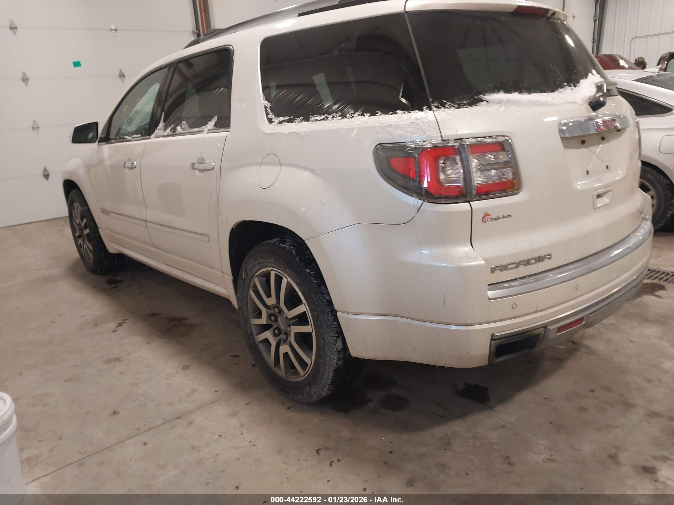 GMC ACADIA image 3