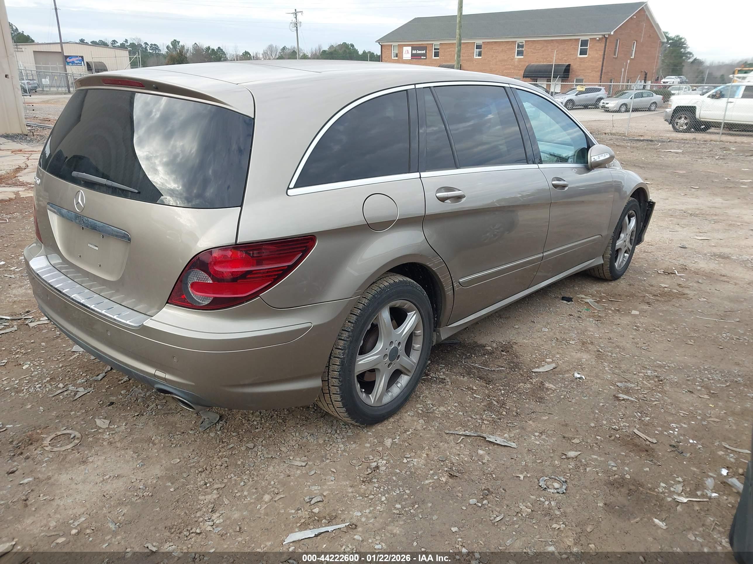 MERCEDES-BENZ R image 4