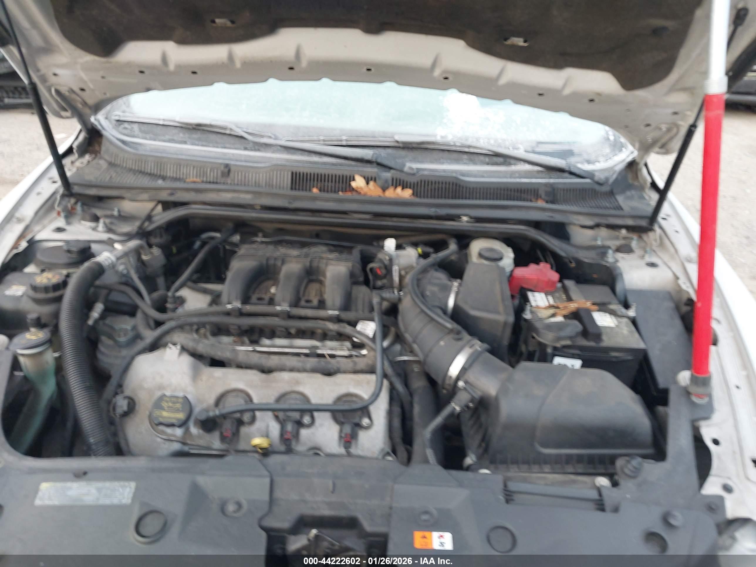 FORD TAURUS image 10