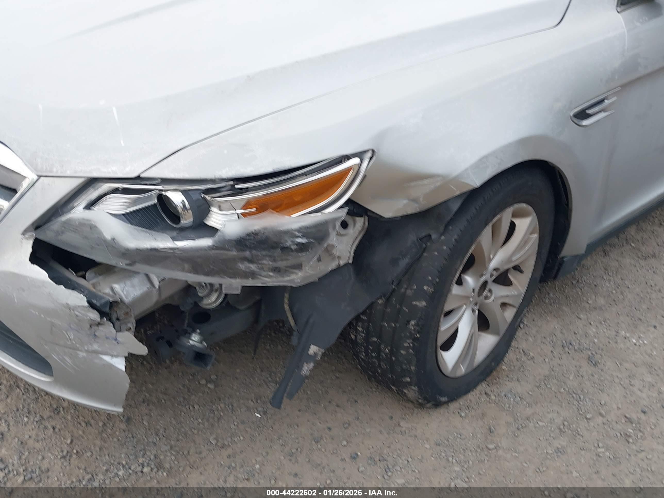 FORD TAURUS image 6