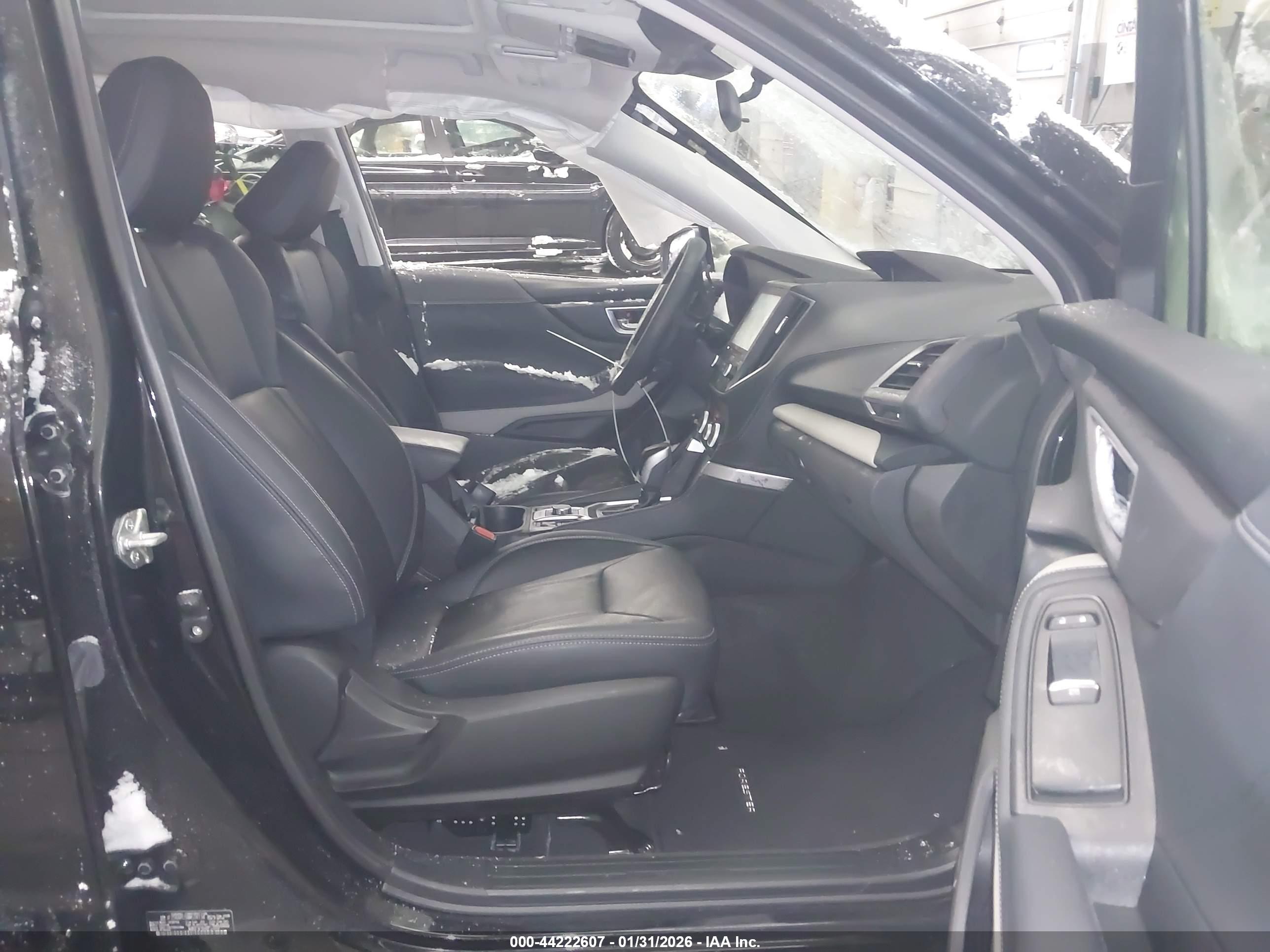 SUBARU FORESTER image 5