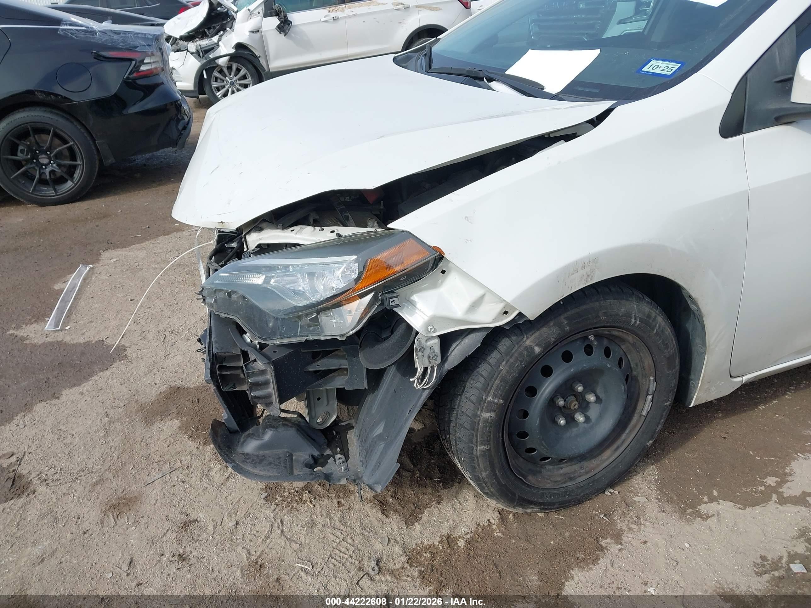 TOYOTA COROLLA image 6