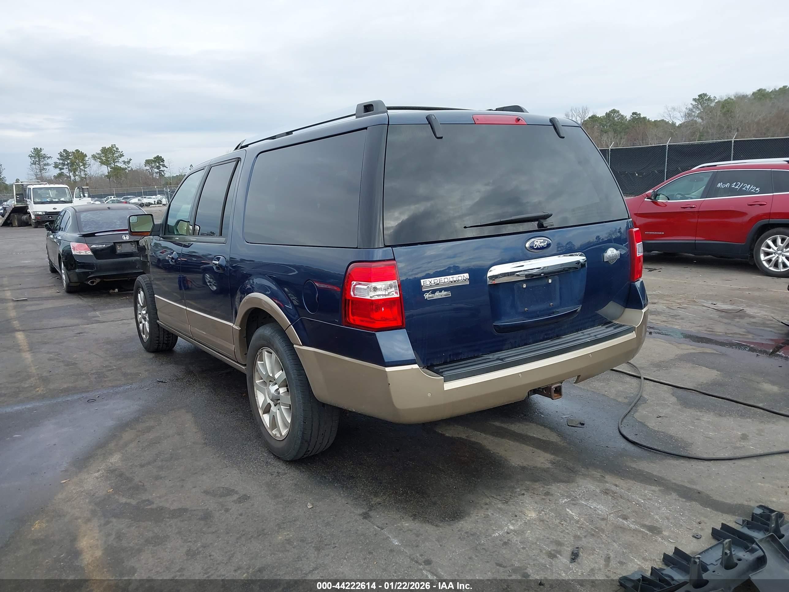 FORD EXPEDITION image 3