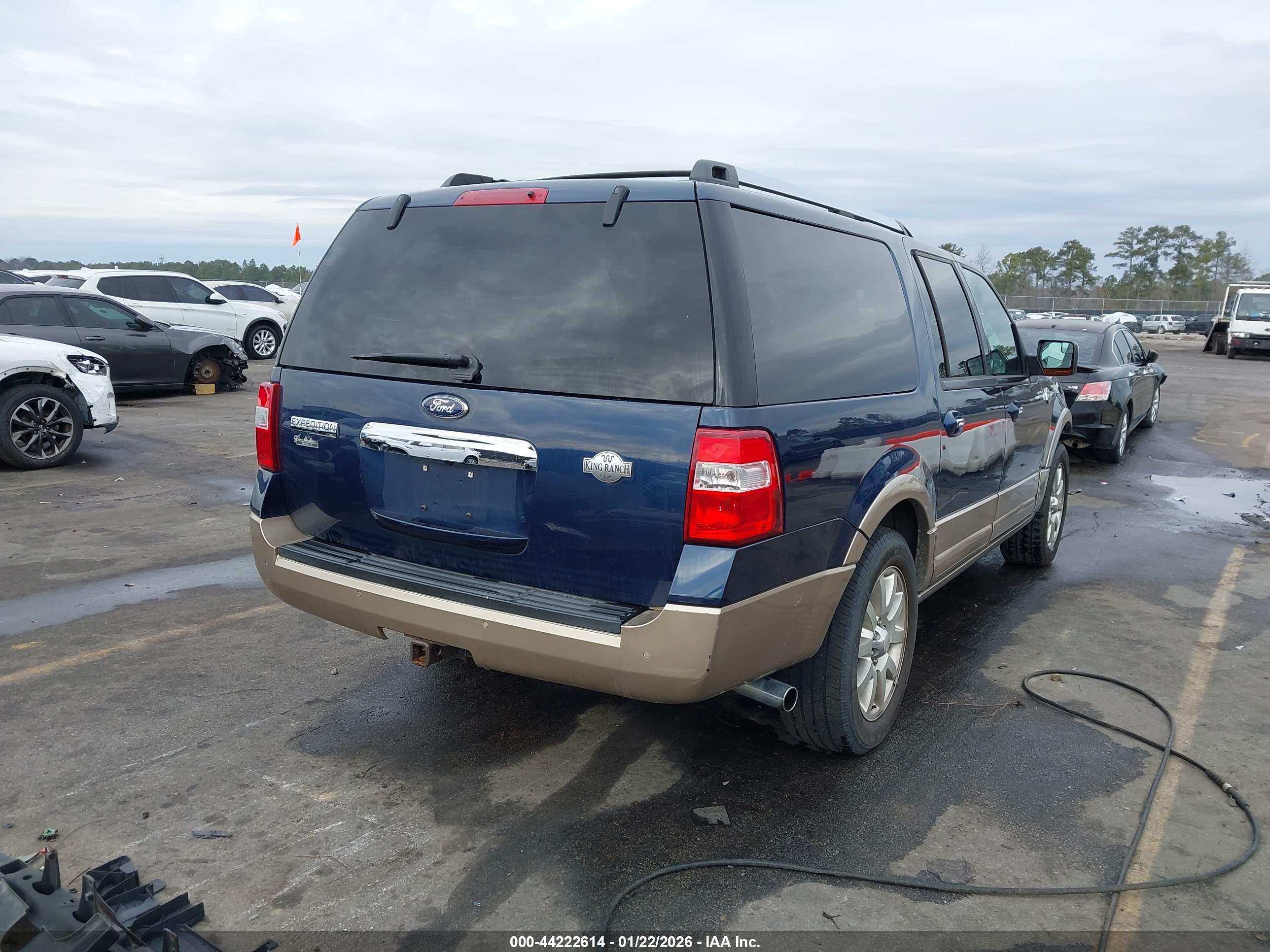 FORD EXPEDITION image 4