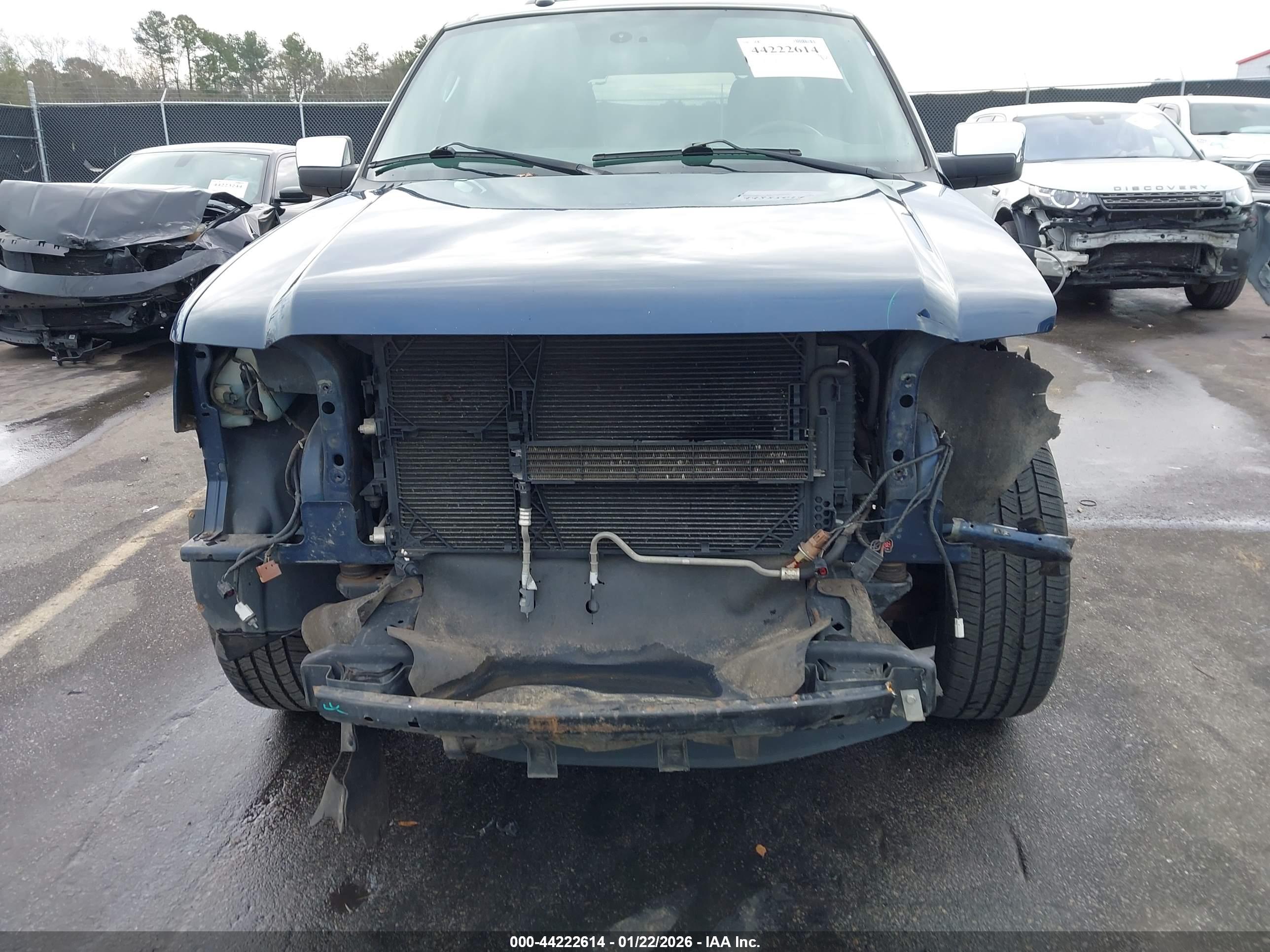 FORD EXPEDITION image 6
