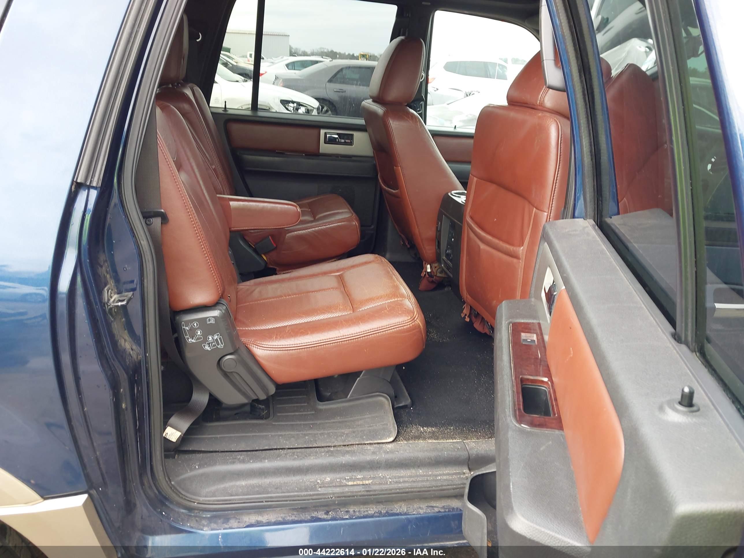 FORD EXPEDITION image 8
