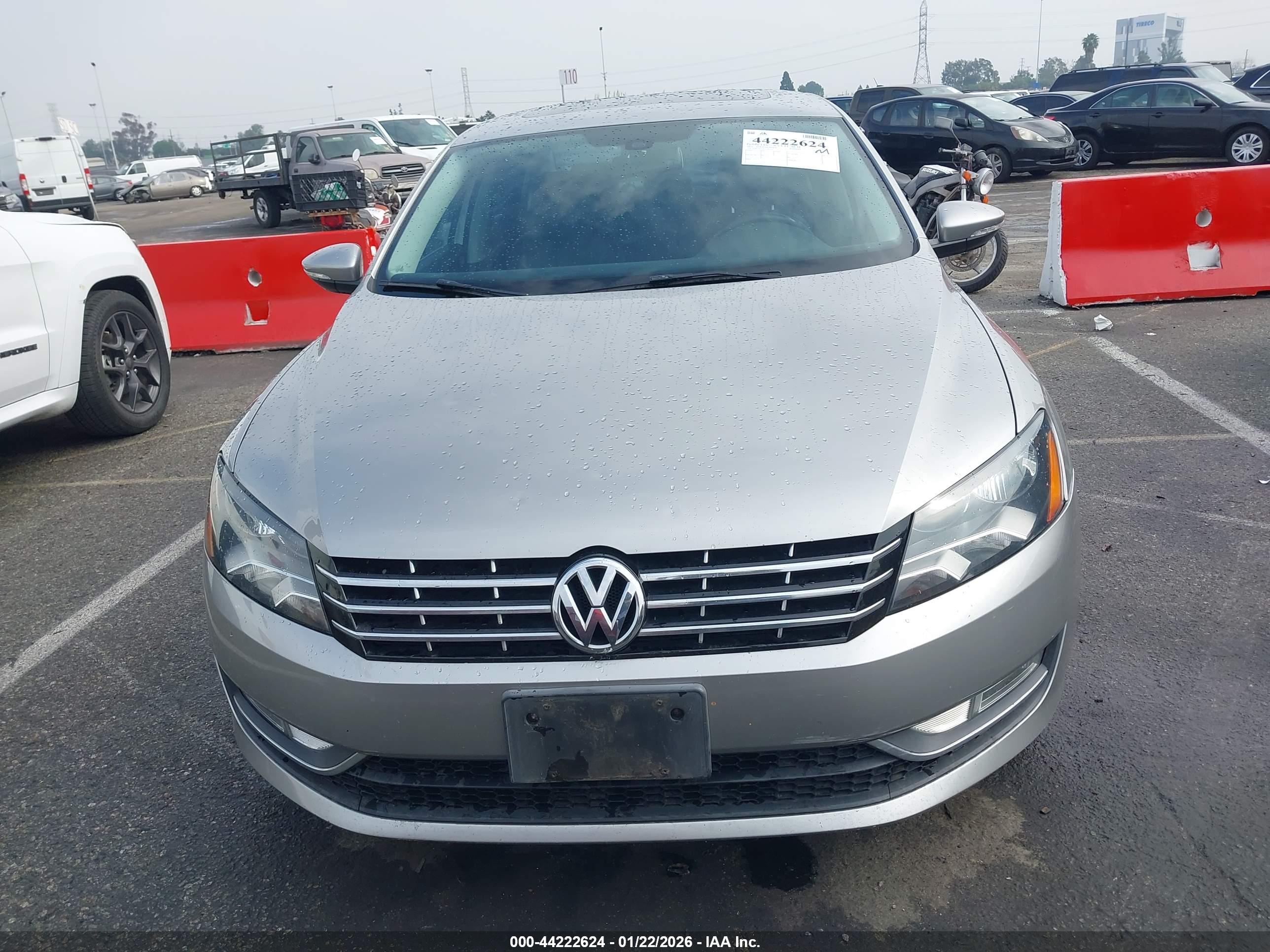 VOLKSWAGEN PASSAT image 6