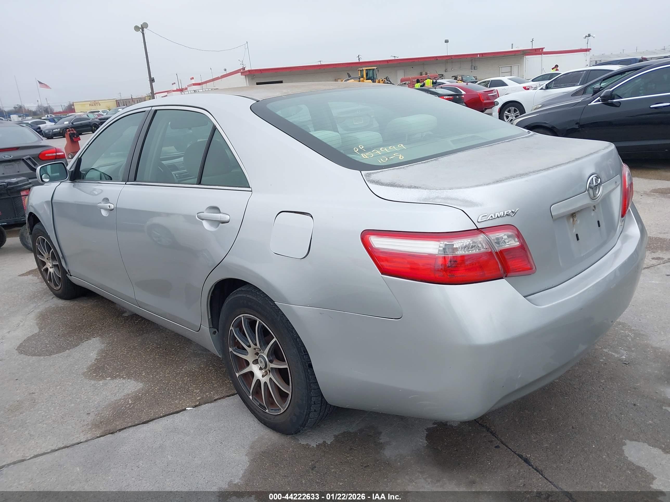 TOYOTA CAMRY image 3