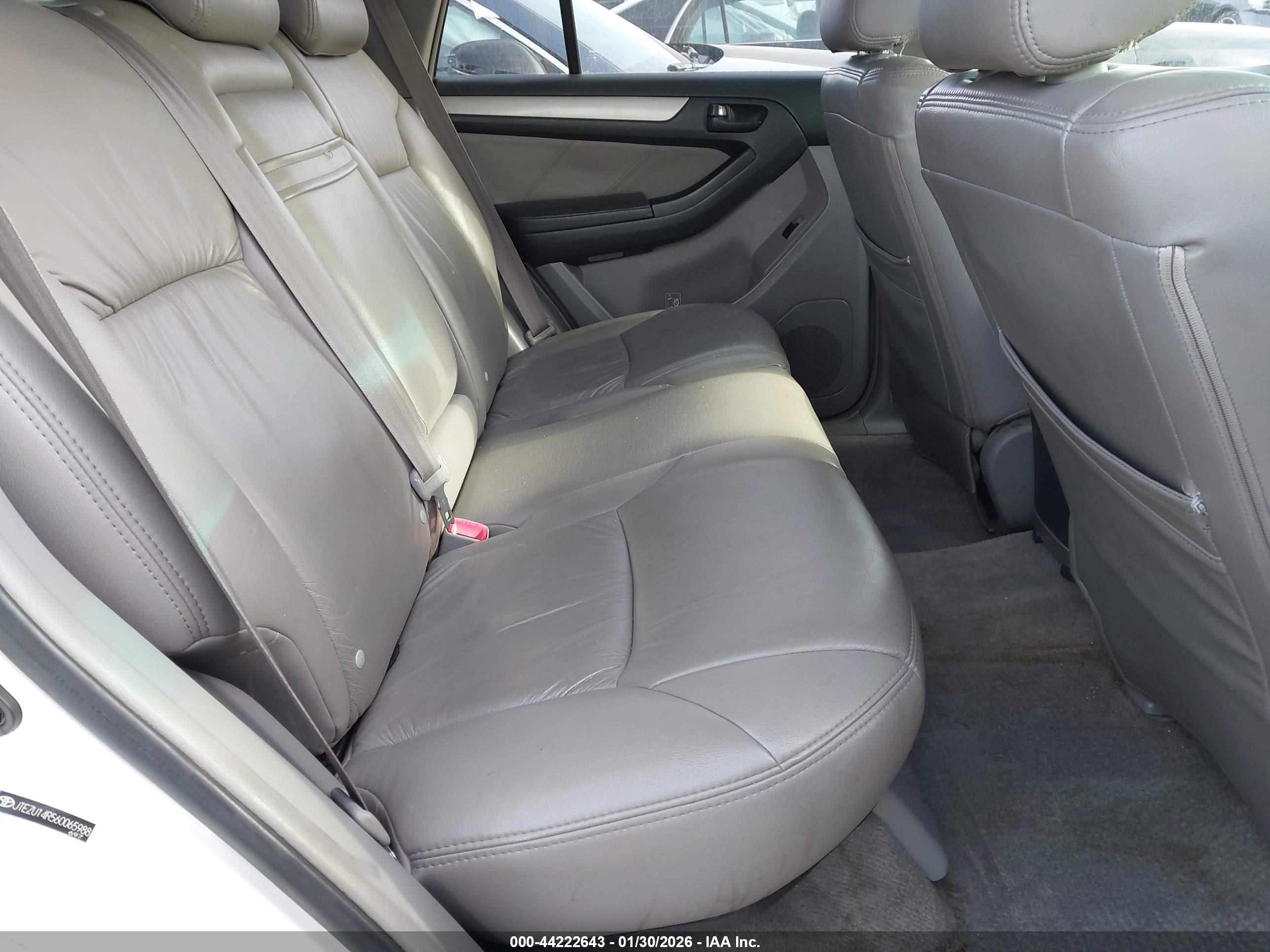 TOYOTA 4RUNNER image 8