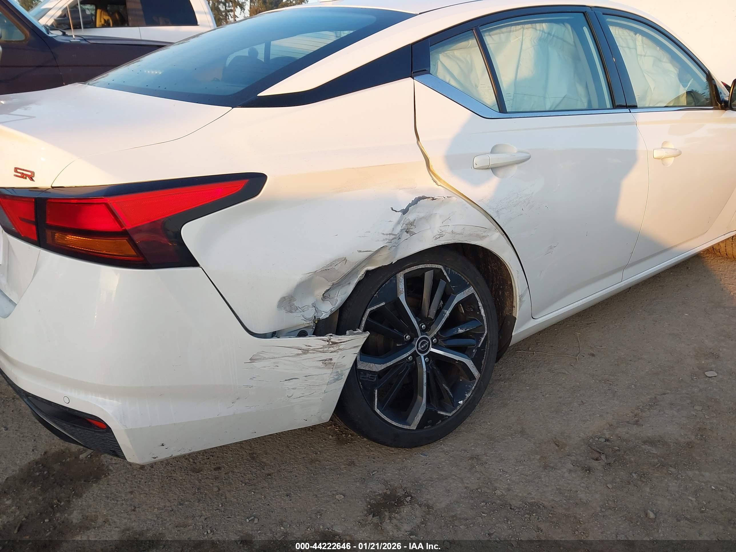 NISSAN ALTIMA image 6