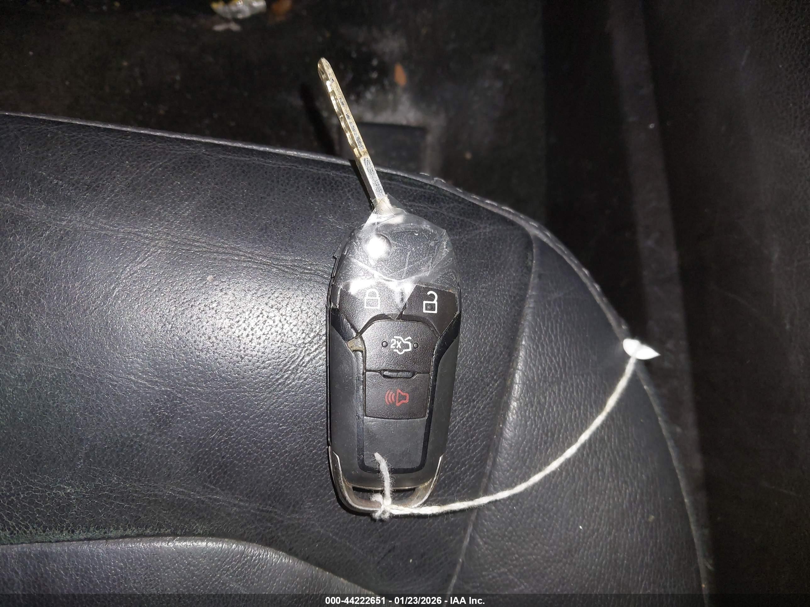 FORD FUSION image 11