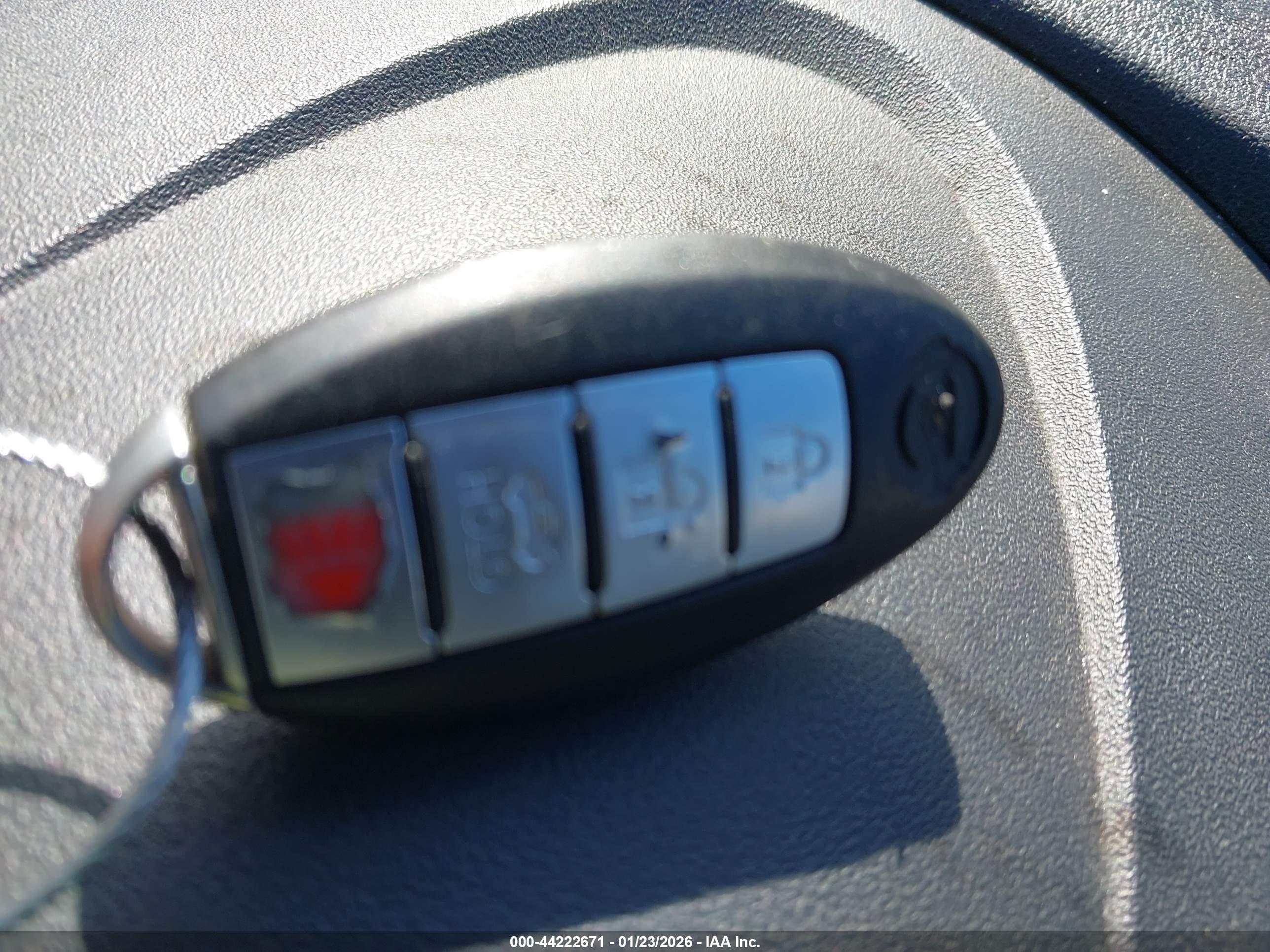 NISSAN MAXIMA image 11