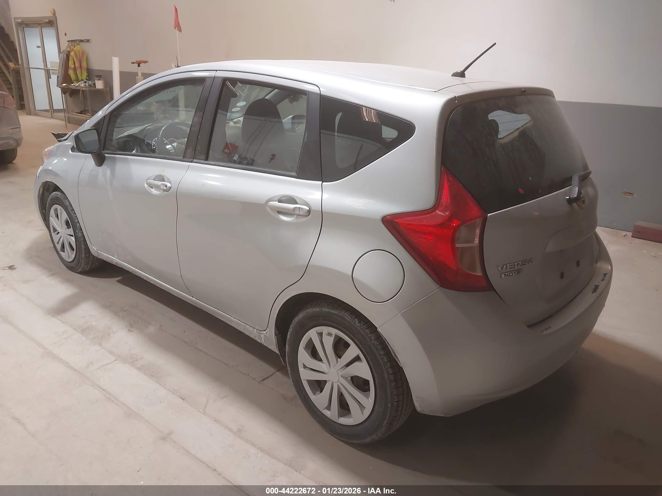 NISSAN VERSA image 3