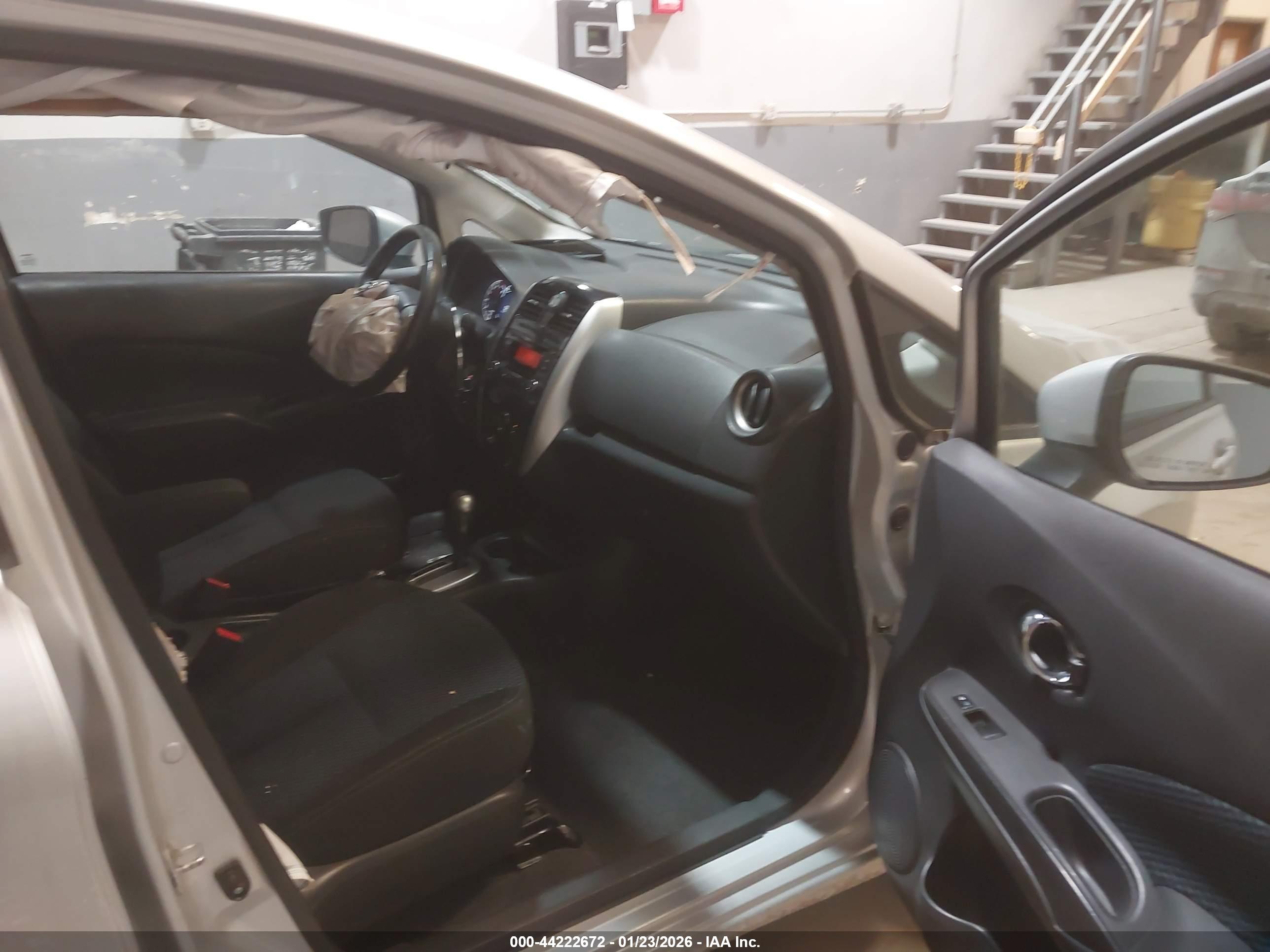 NISSAN VERSA image 5