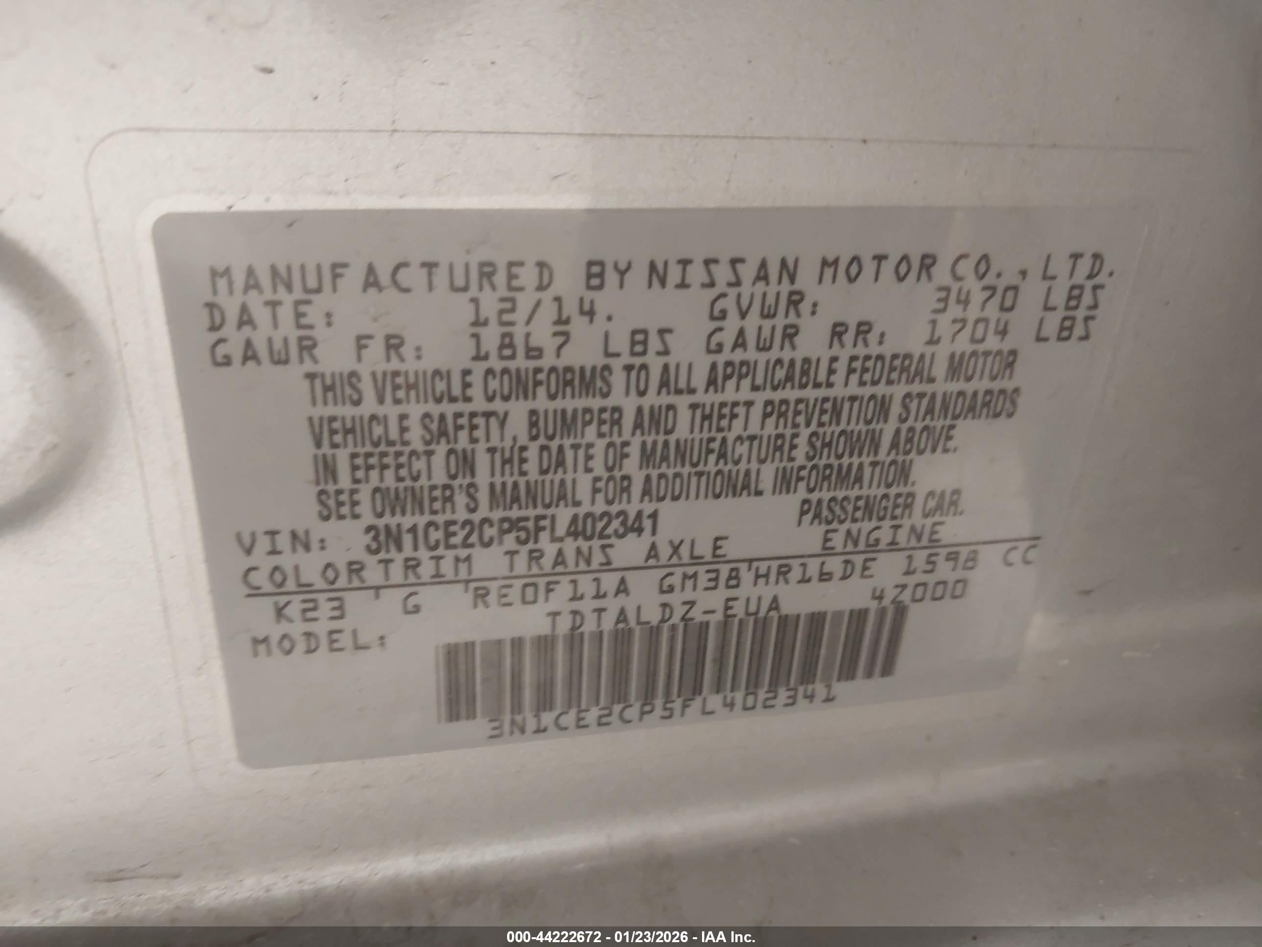 NISSAN VERSA image 9