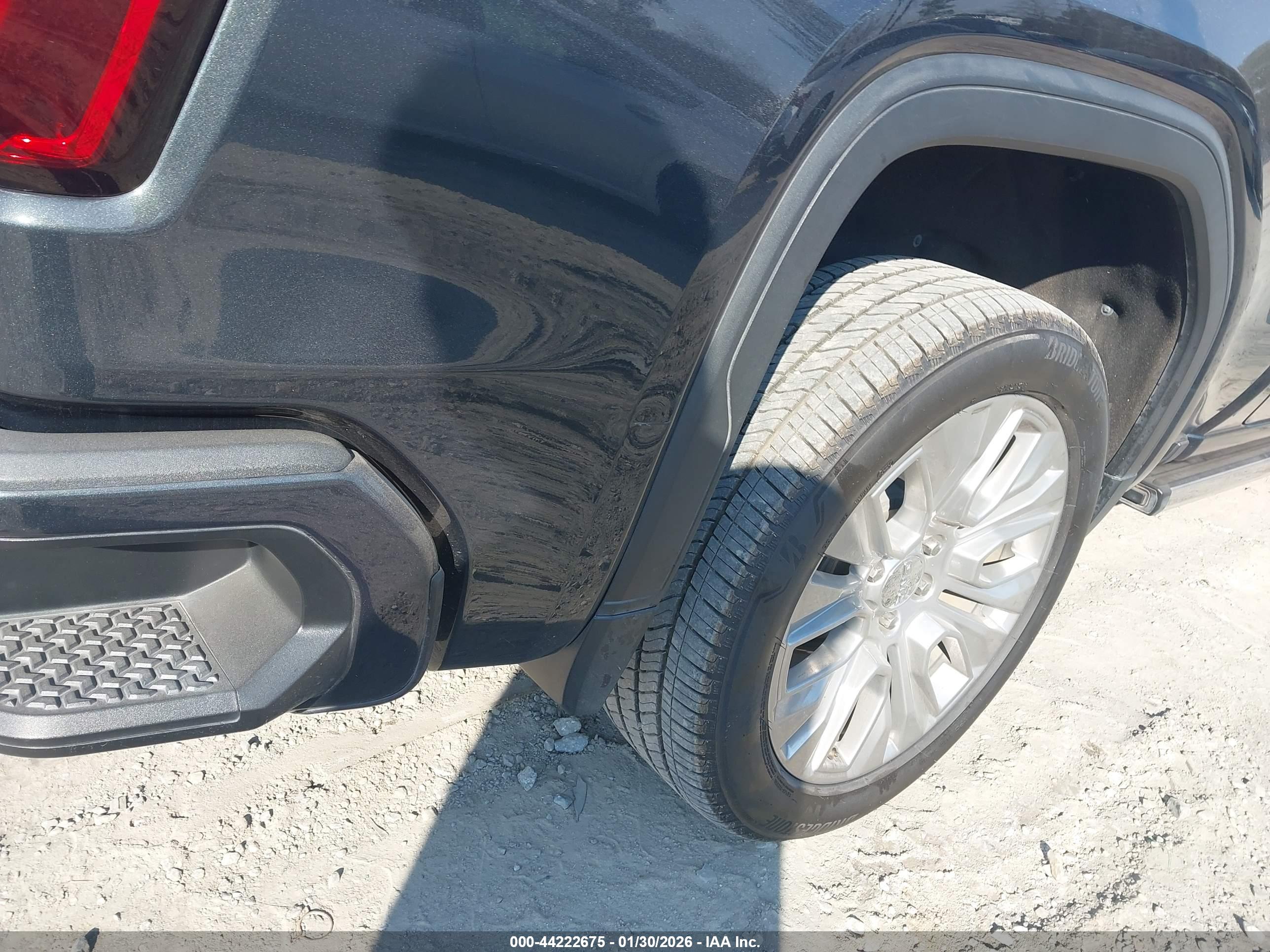 GMC SIERRA image 6