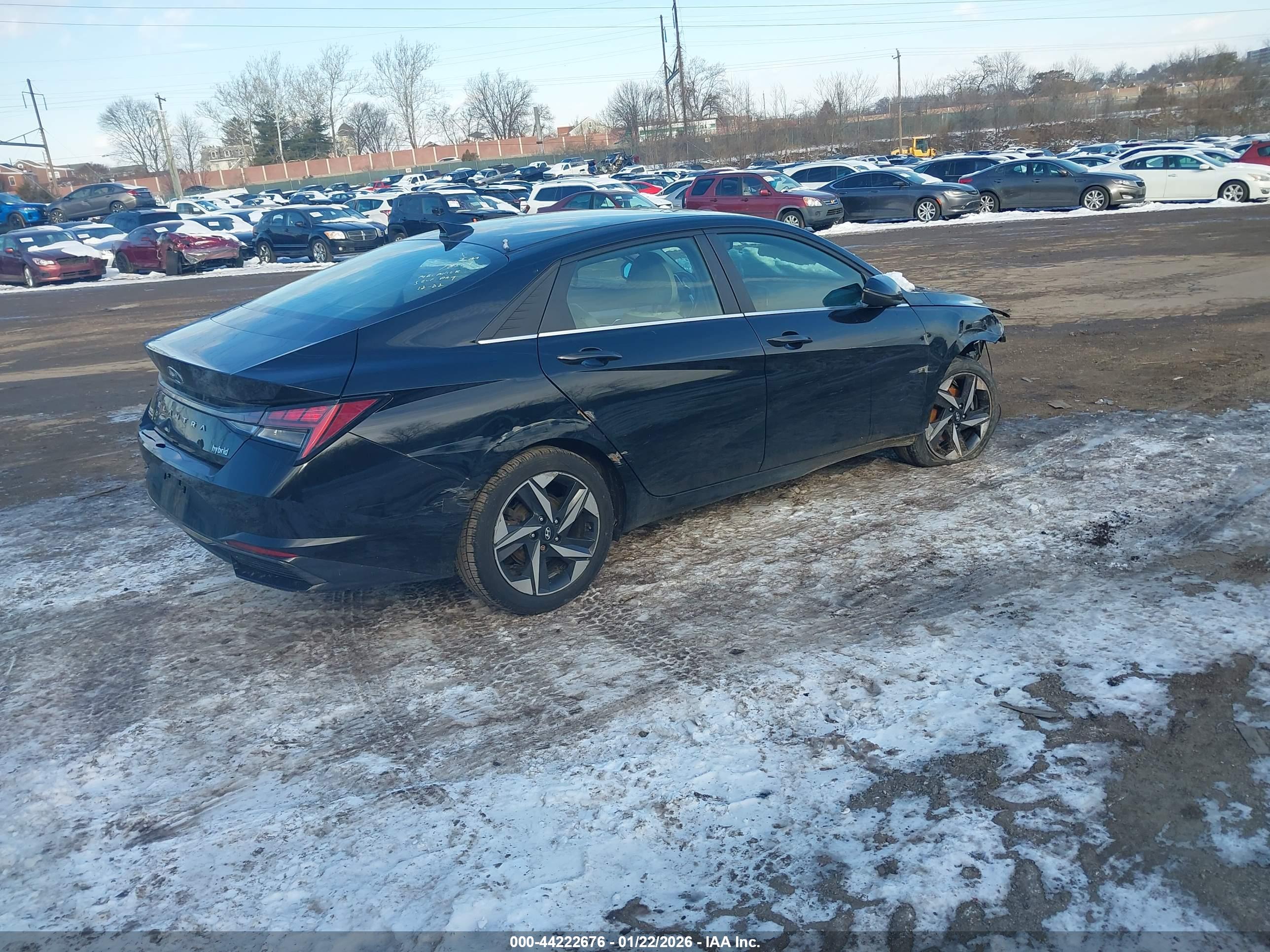 HYUNDAI ELANTRA image 4