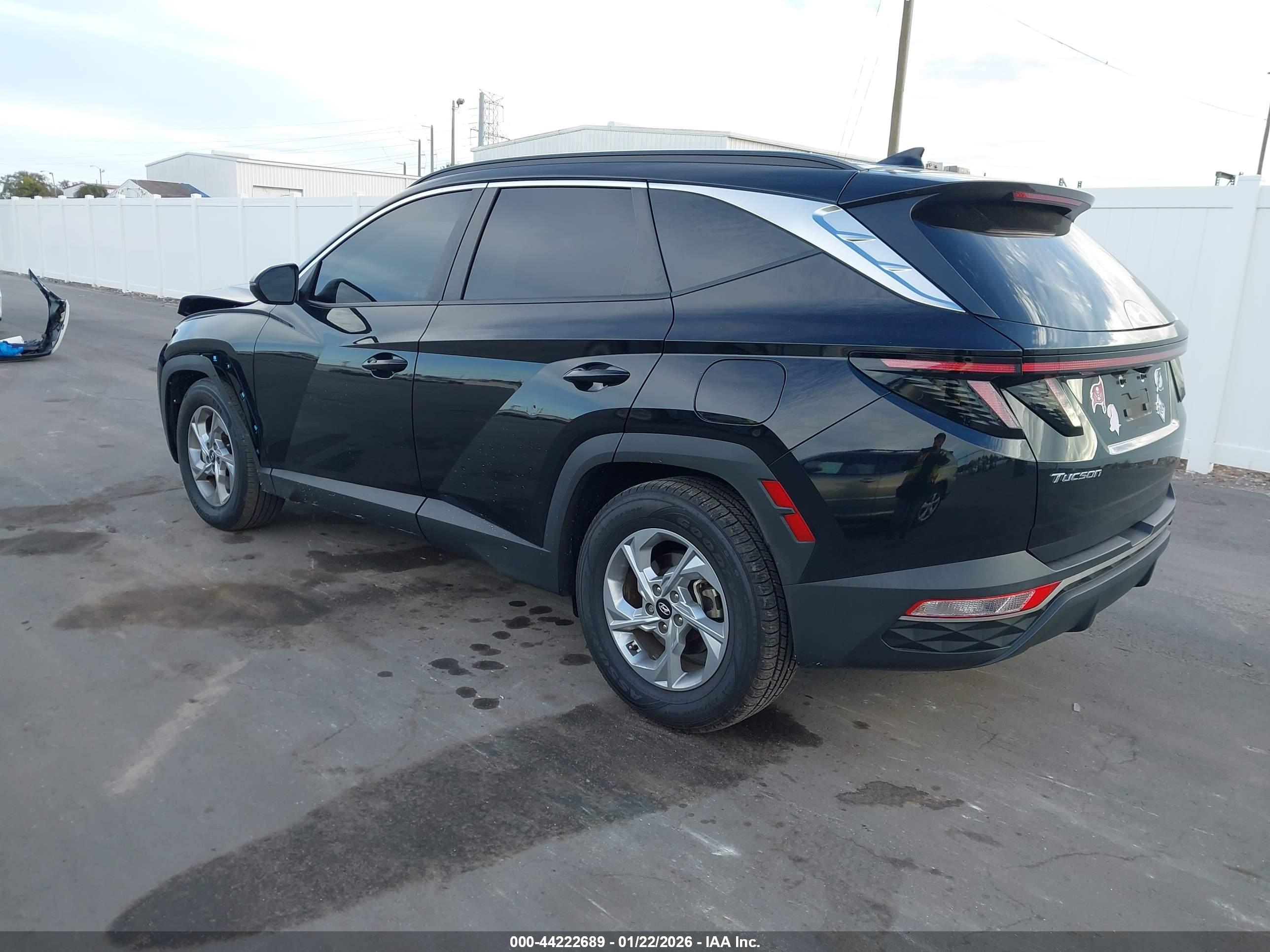 HYUNDAI TUCSON image 3