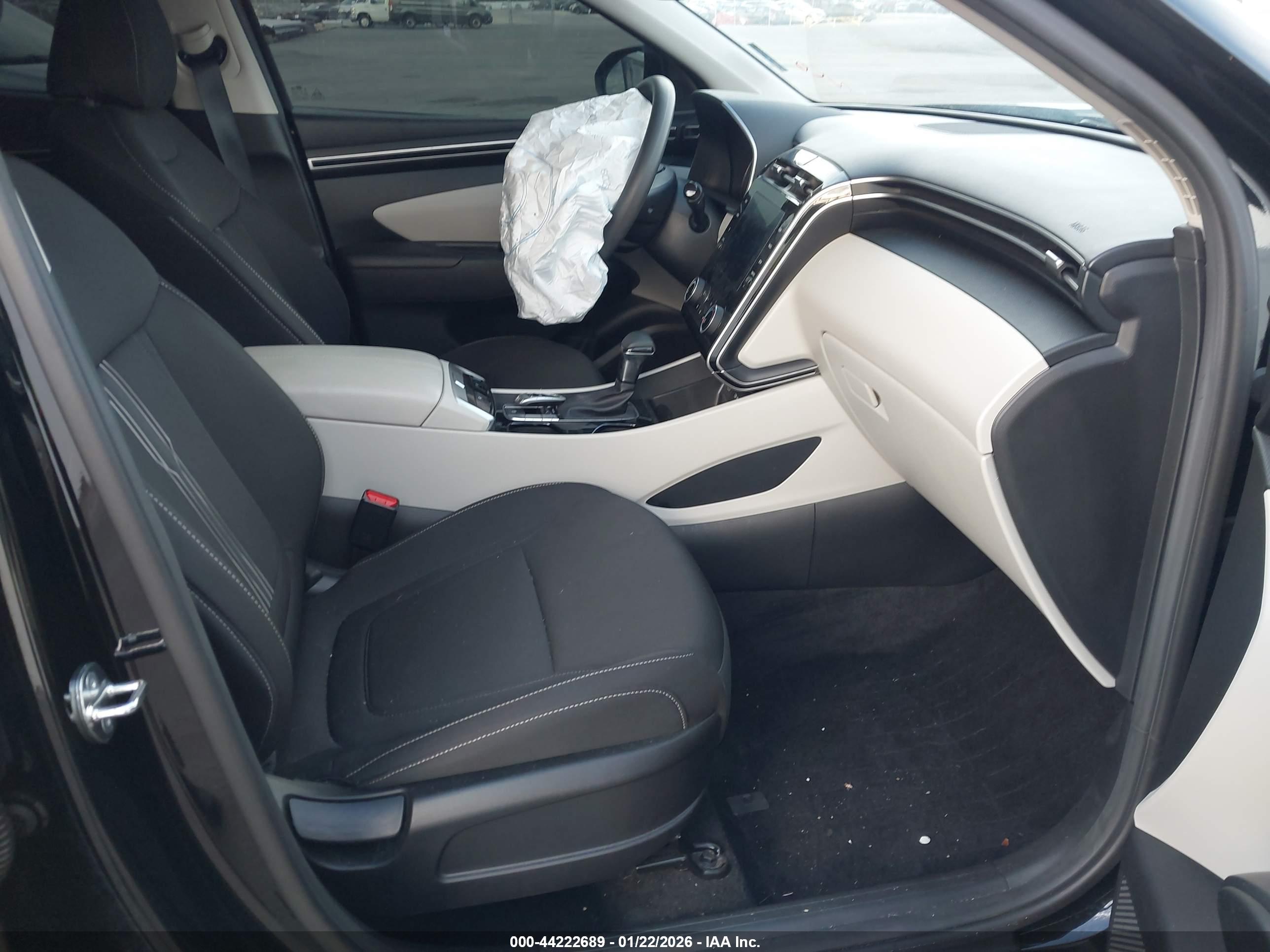 HYUNDAI TUCSON image 5