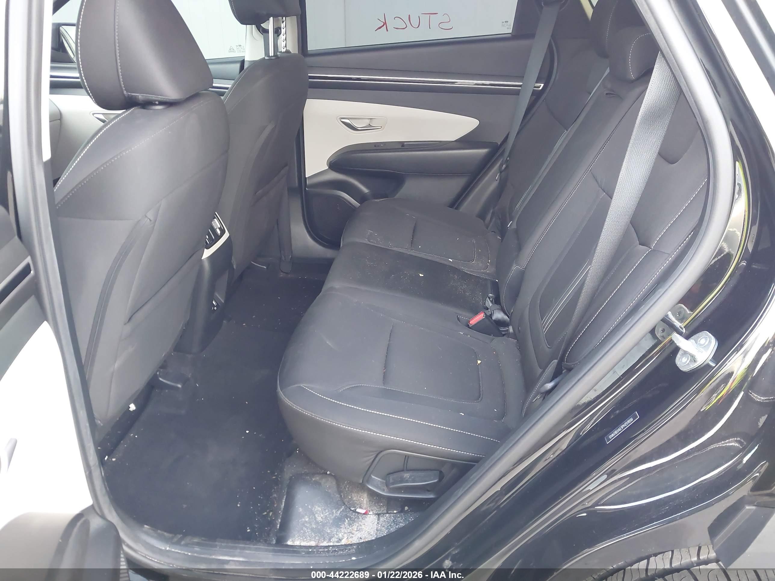 HYUNDAI TUCSON image 8