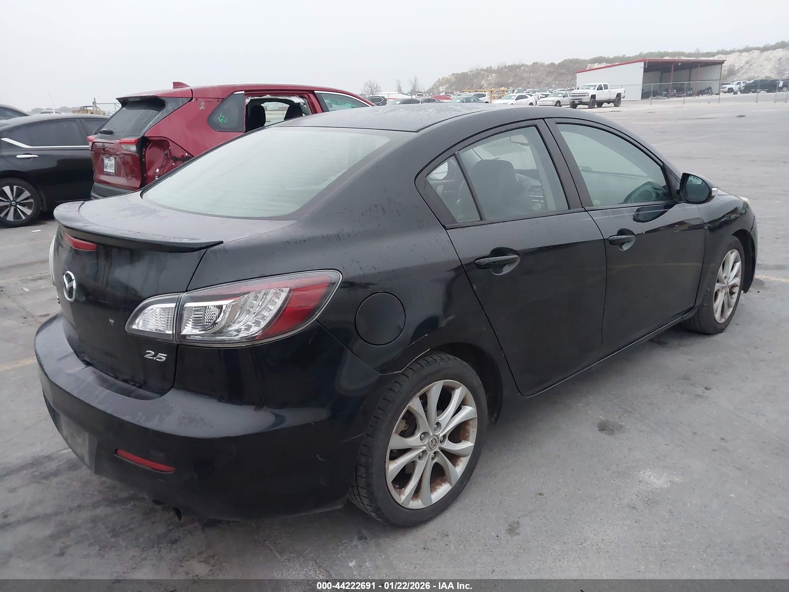 MAZDA MAZDA3 image 4