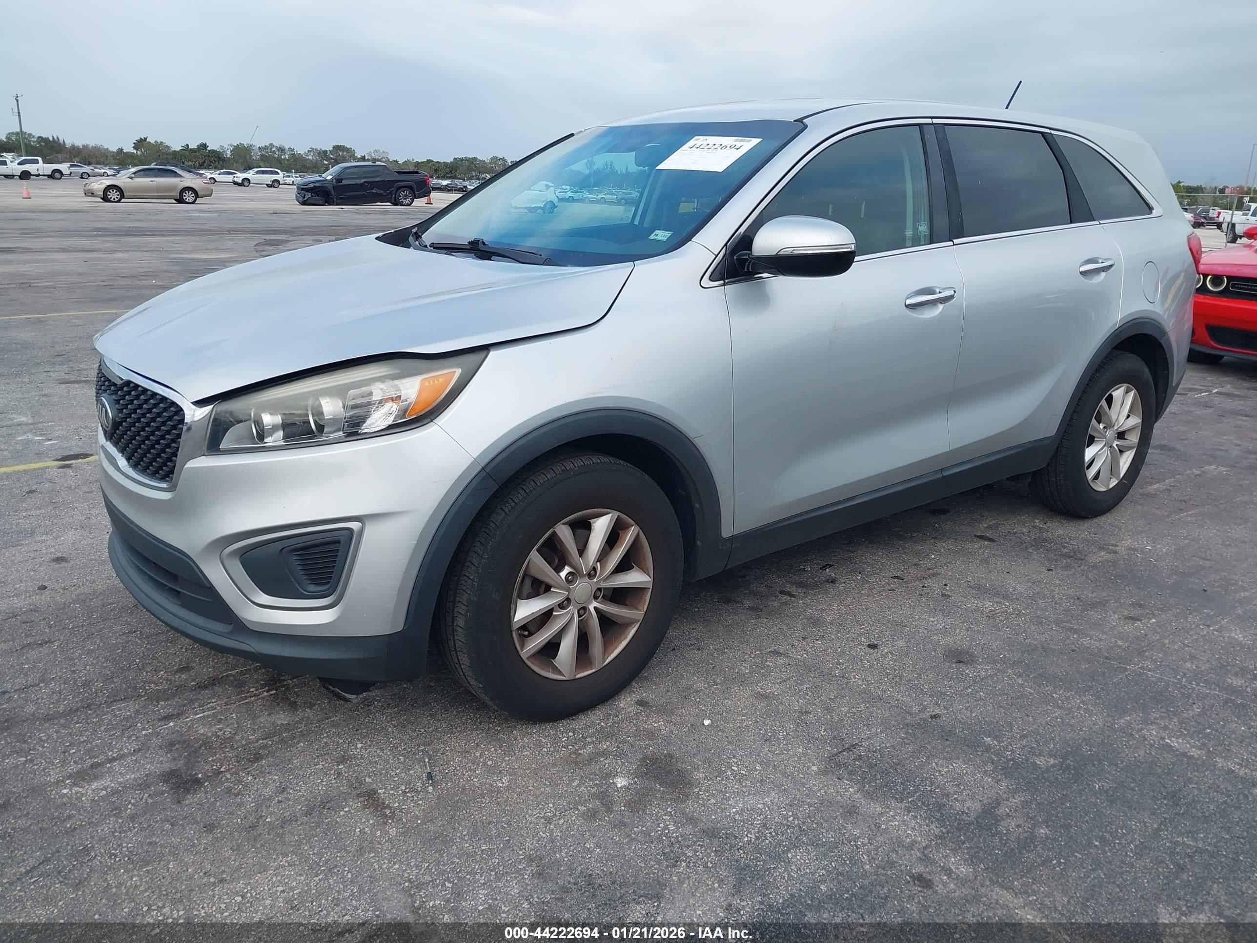KIA SORENTO image 2
