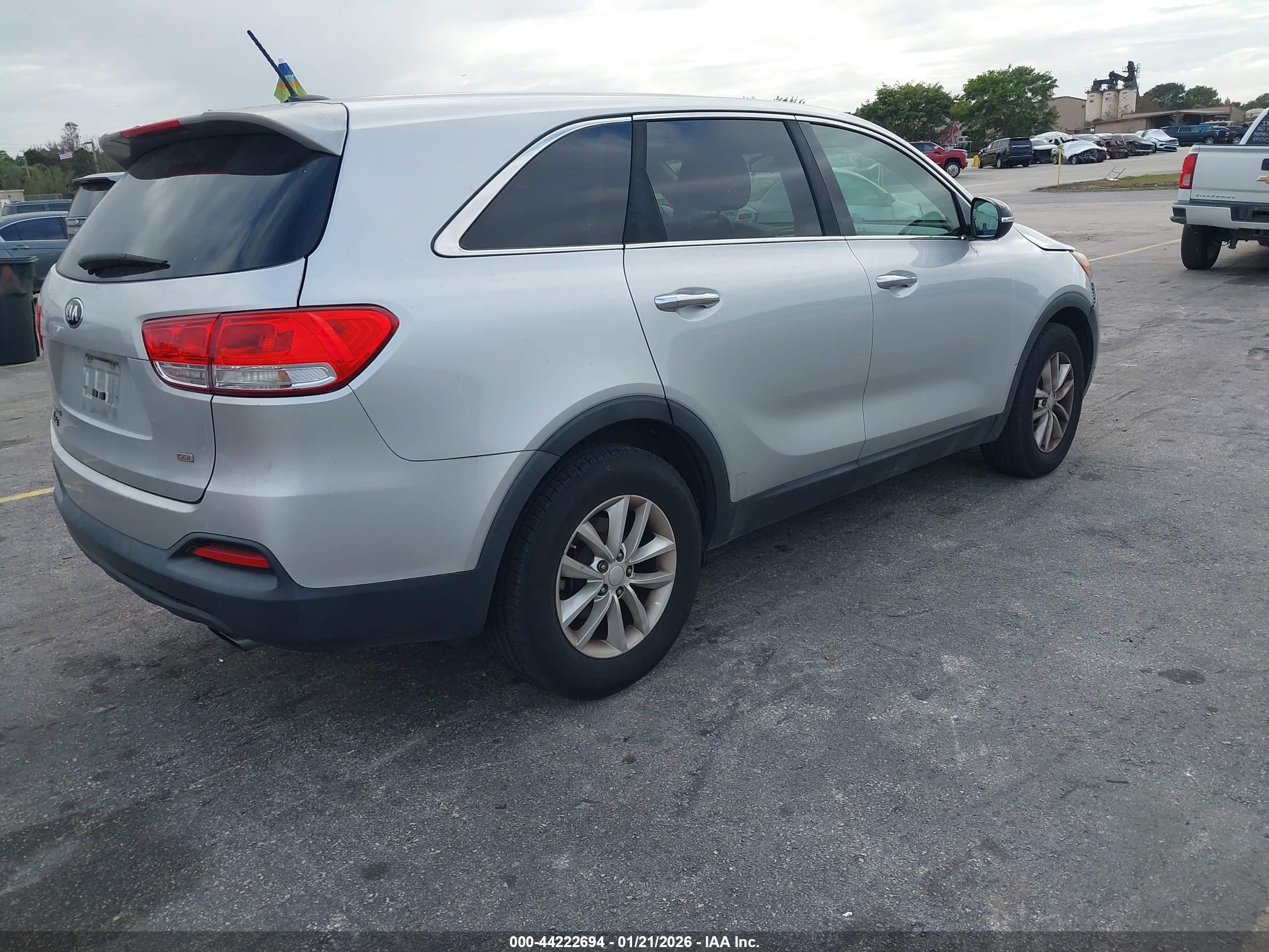 KIA SORENTO image 4