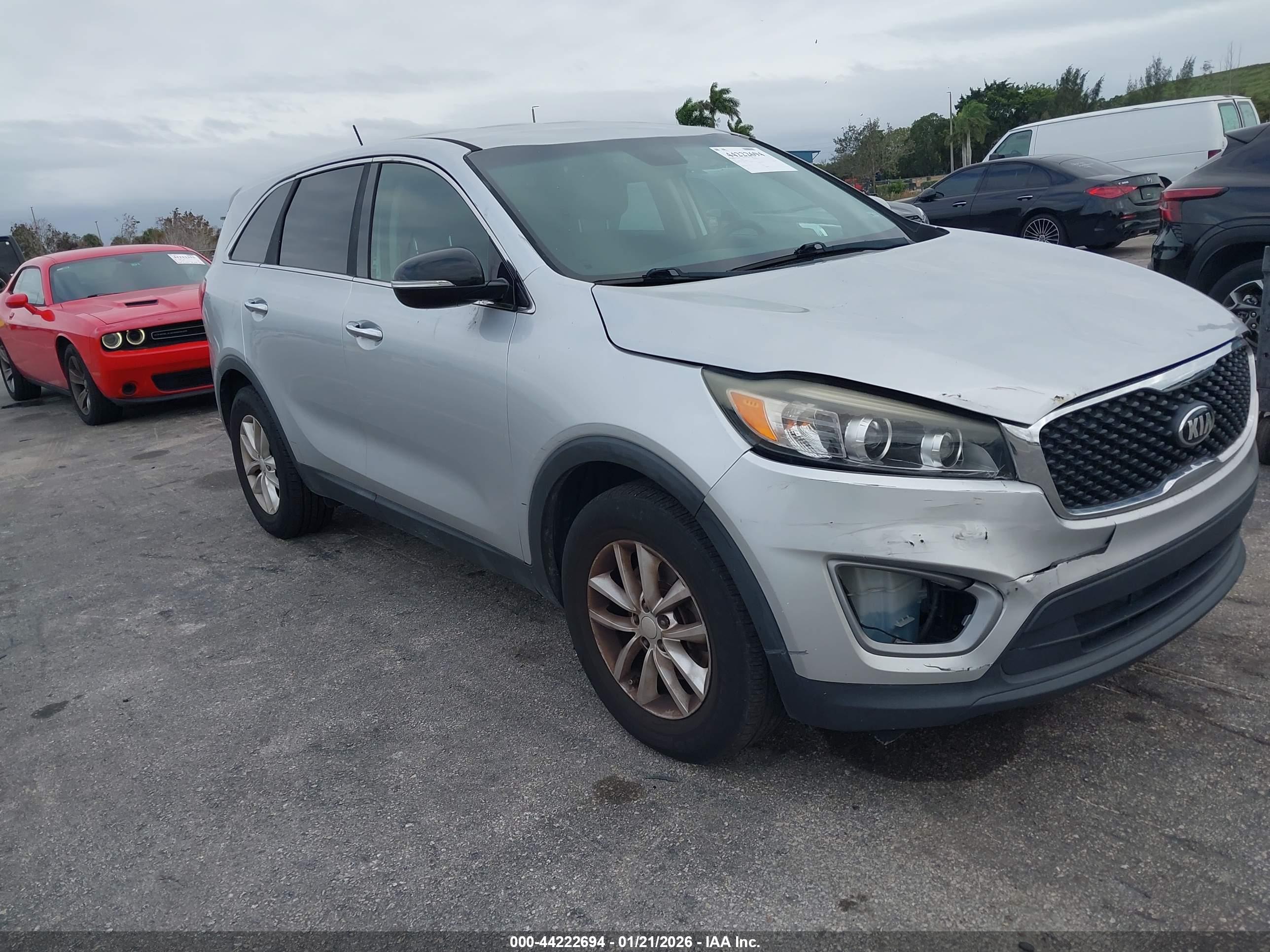 KIA SORENTO image 6