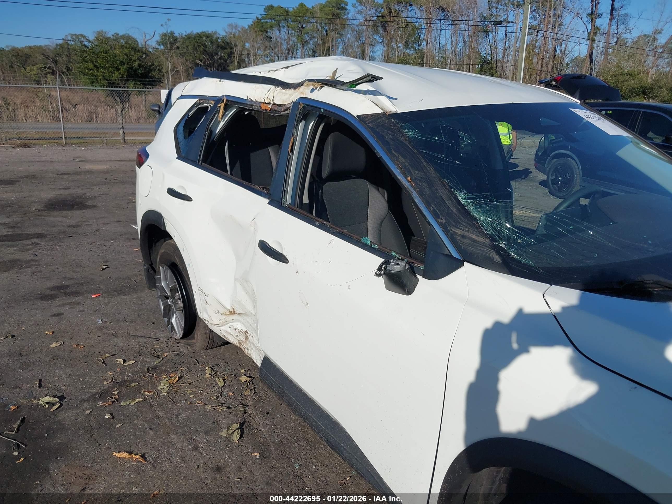 NISSAN ROGUE image 6