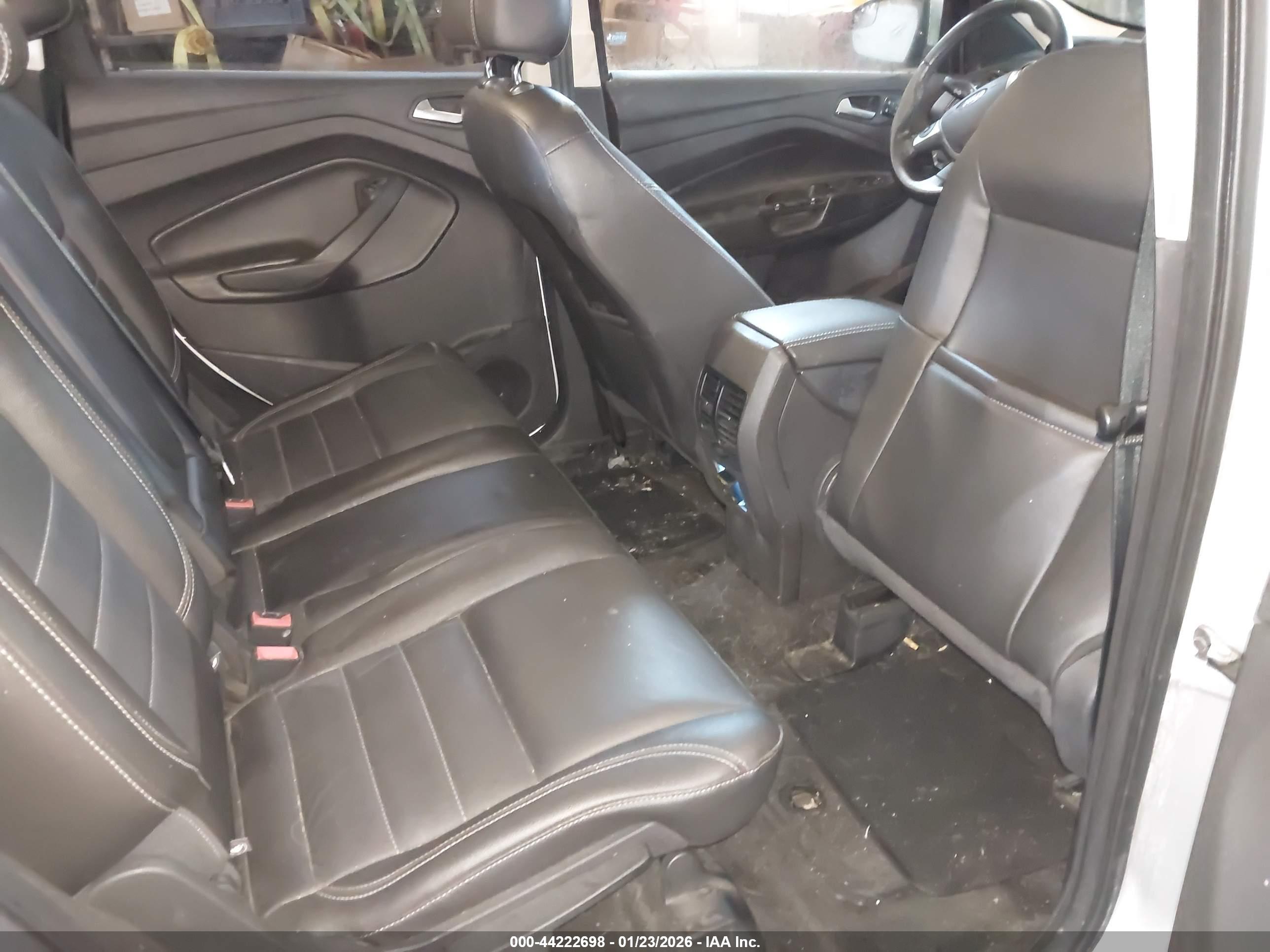 FORD ESCAPE image 8