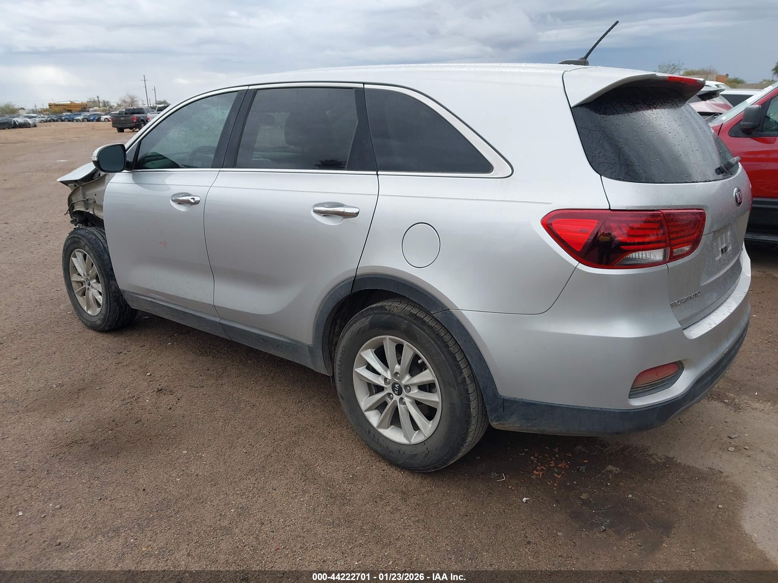 KIA SORENTO image 3