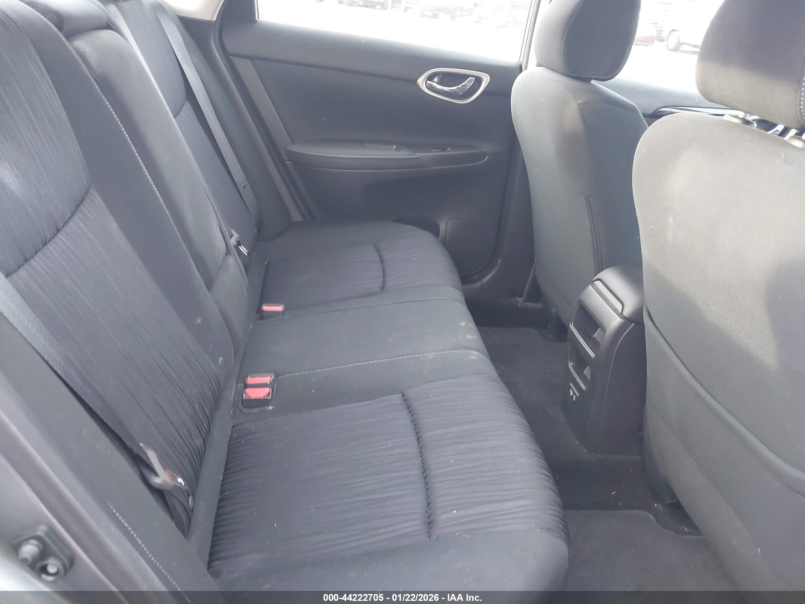 NISSAN SENTRA image 8
