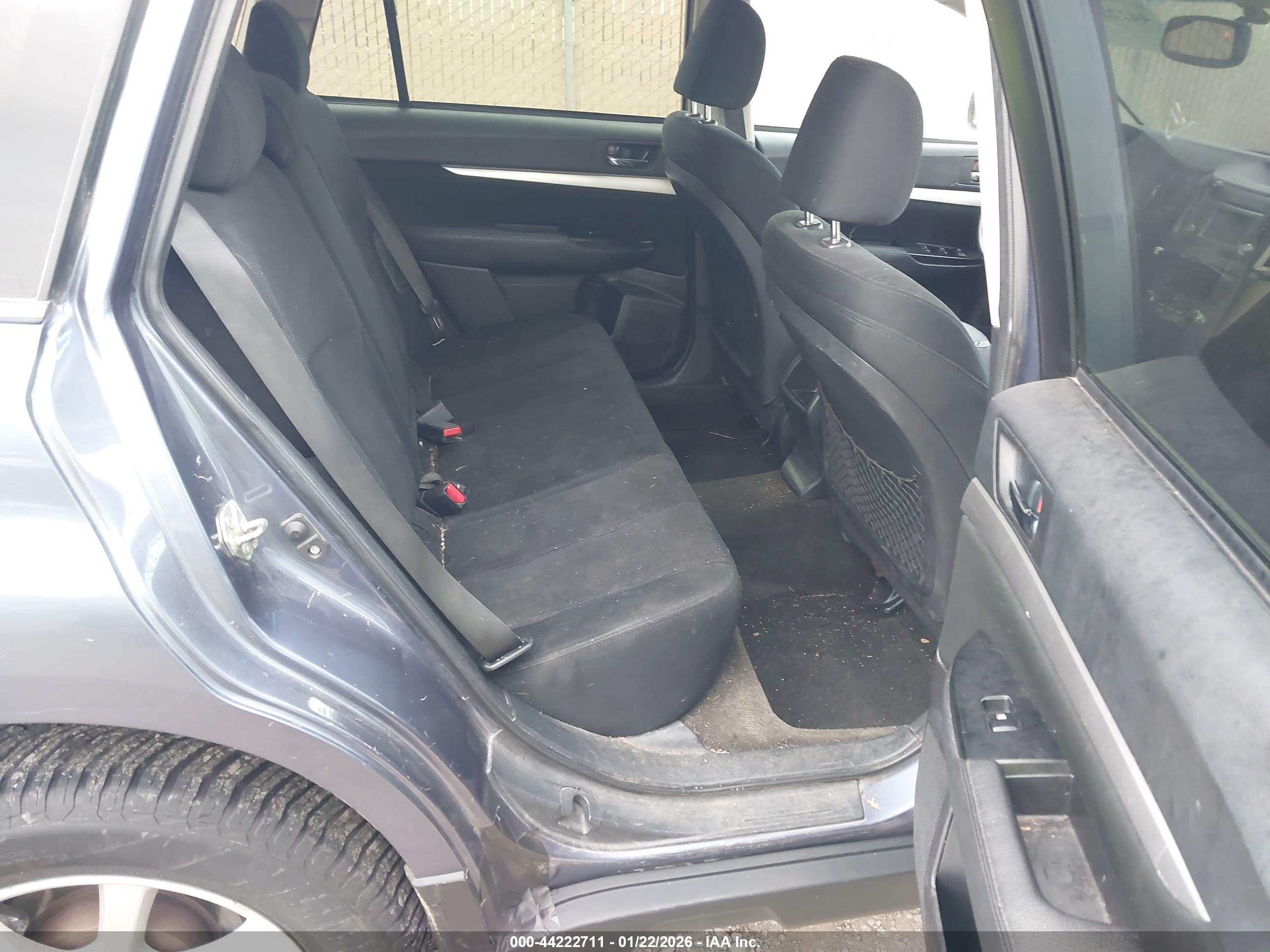 SUBARU OUTBACK image 8