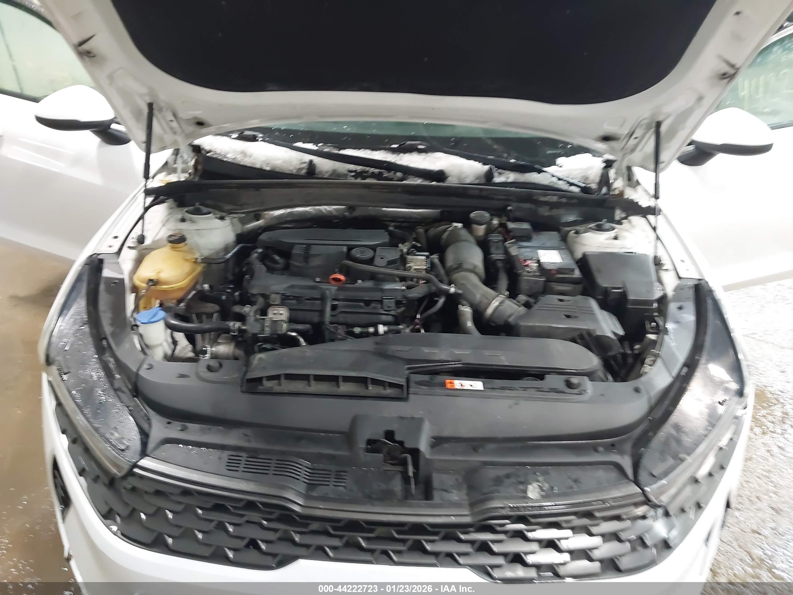 KIA K5 image 10