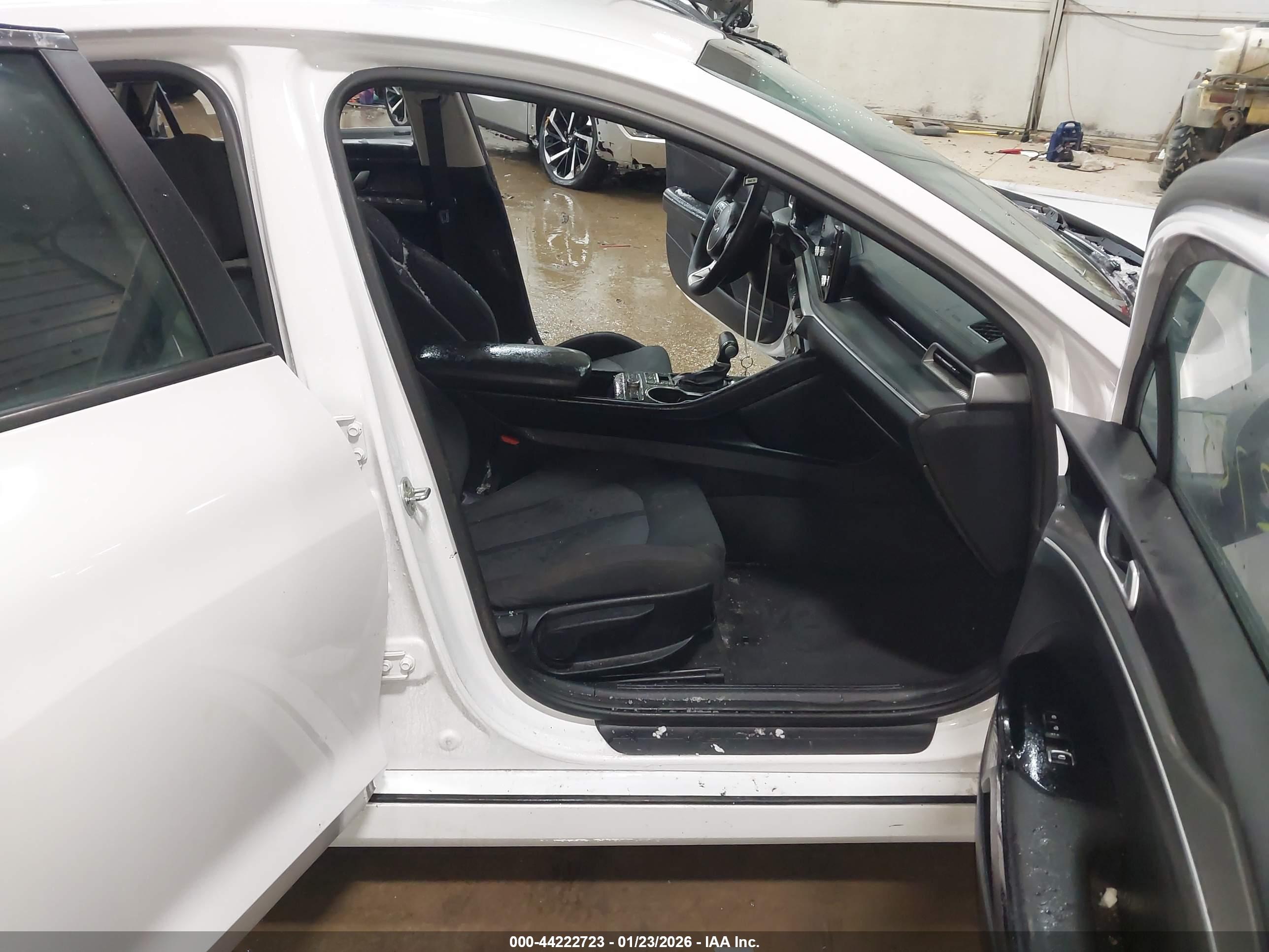 KIA K5 image 5