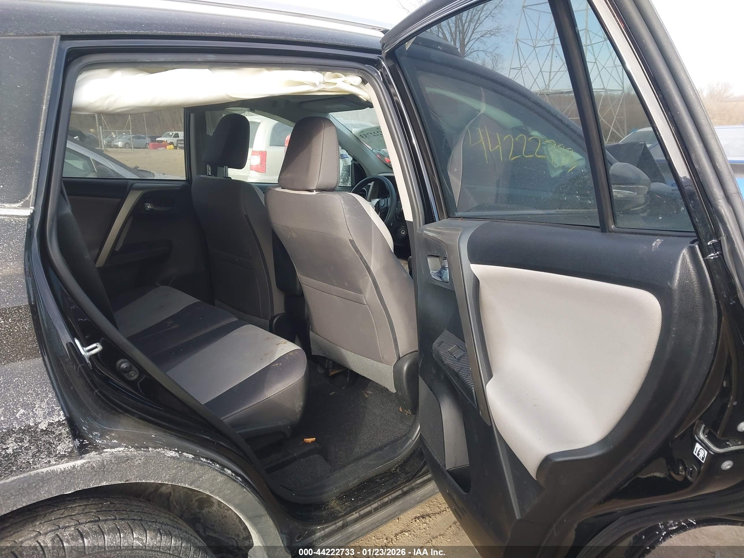 TOYOTA RAV4 image 8