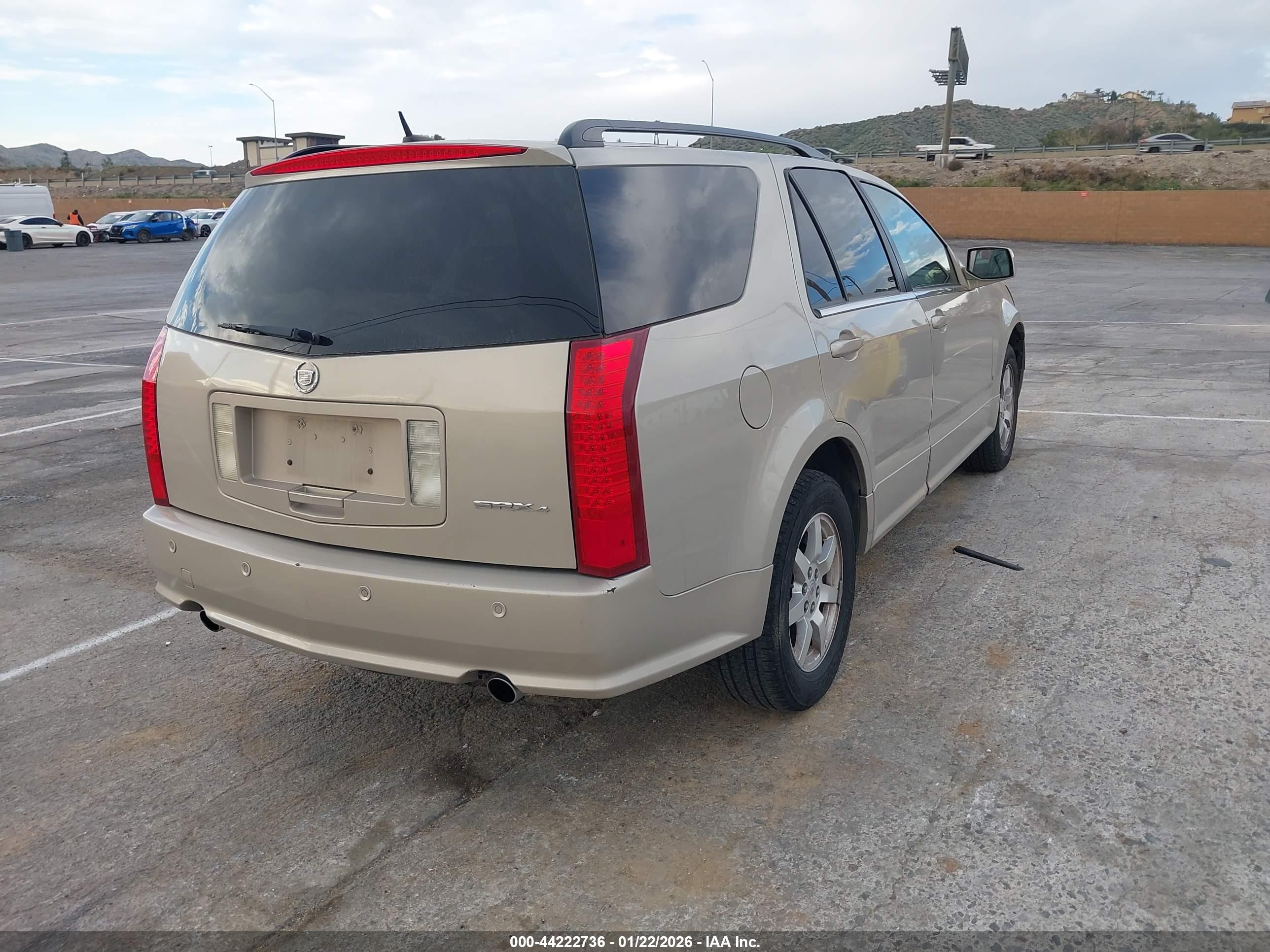 CADILLAC SRX image 4