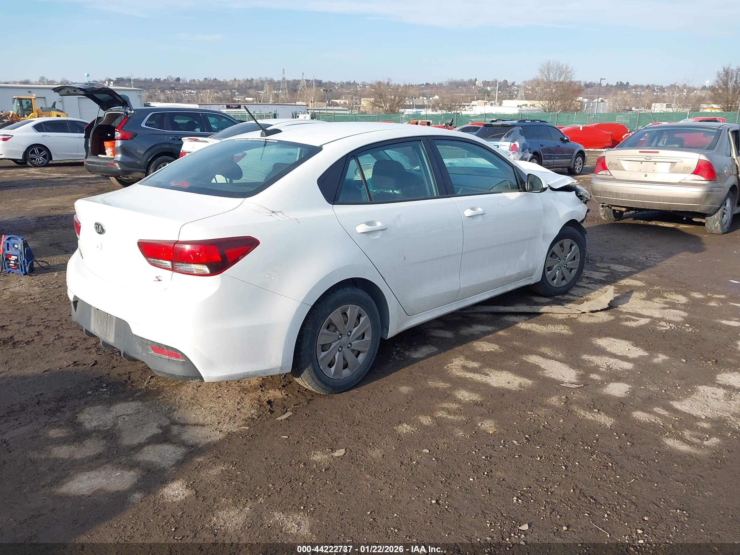KIA RIO image 4