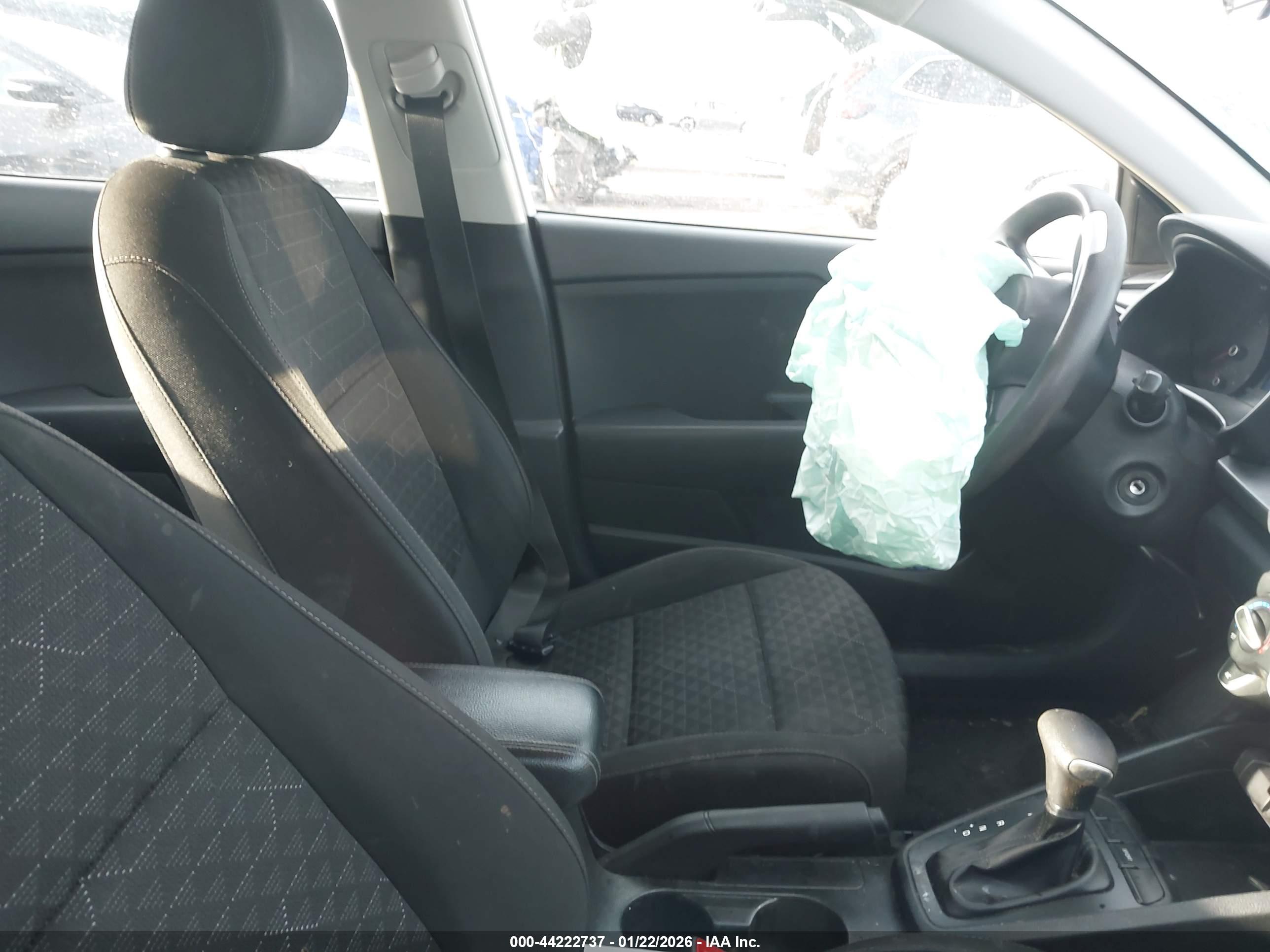 KIA RIO image 5