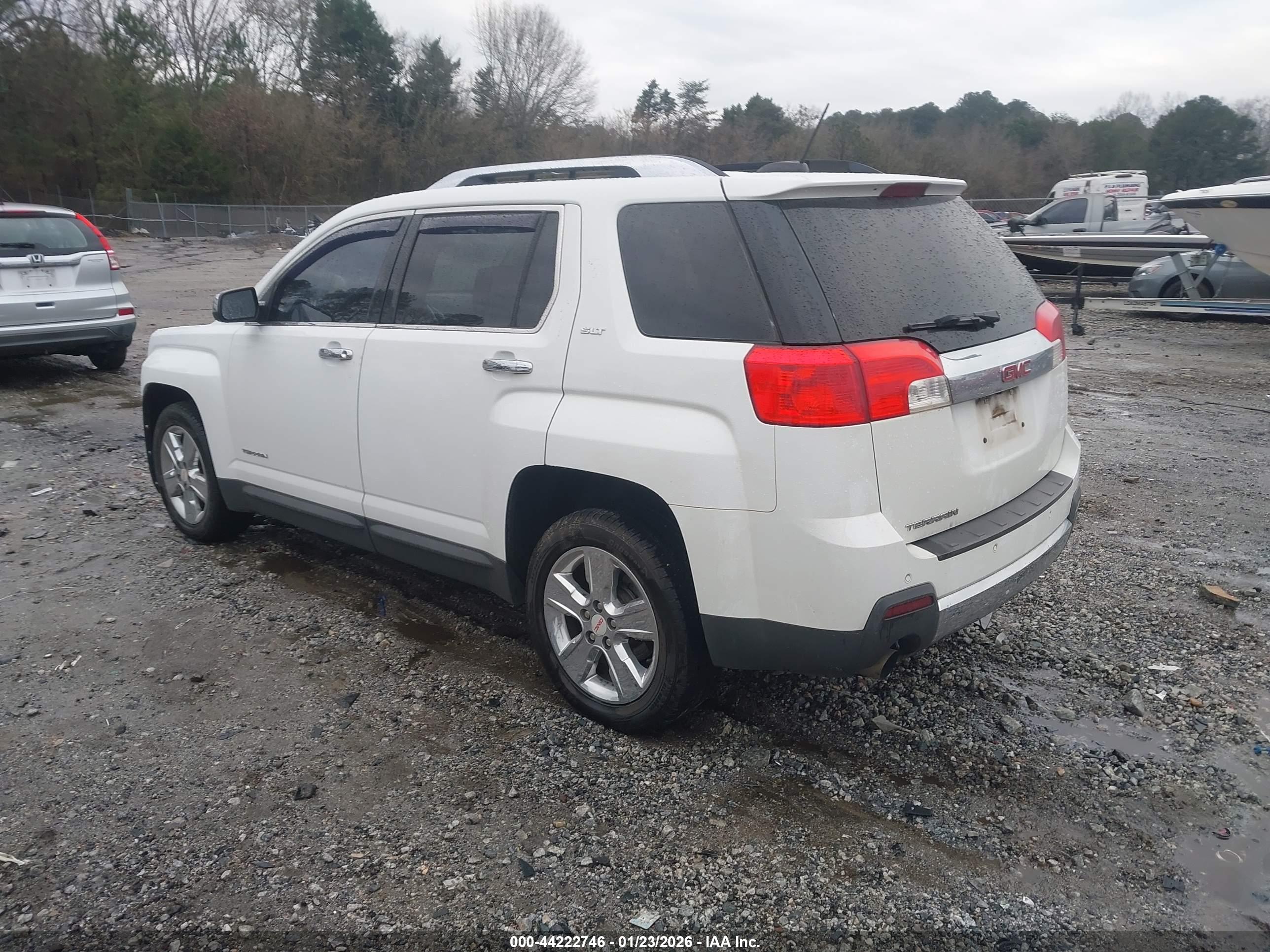 GMC TERRAIN image 3