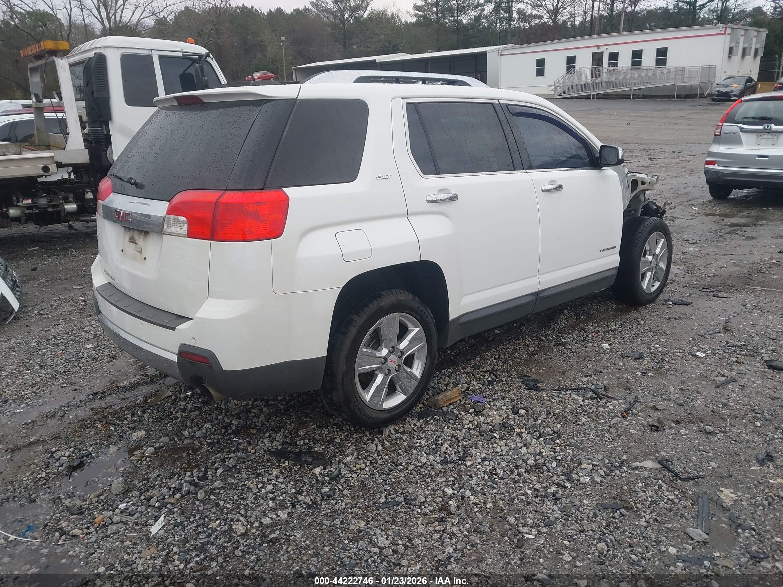 GMC TERRAIN image 4