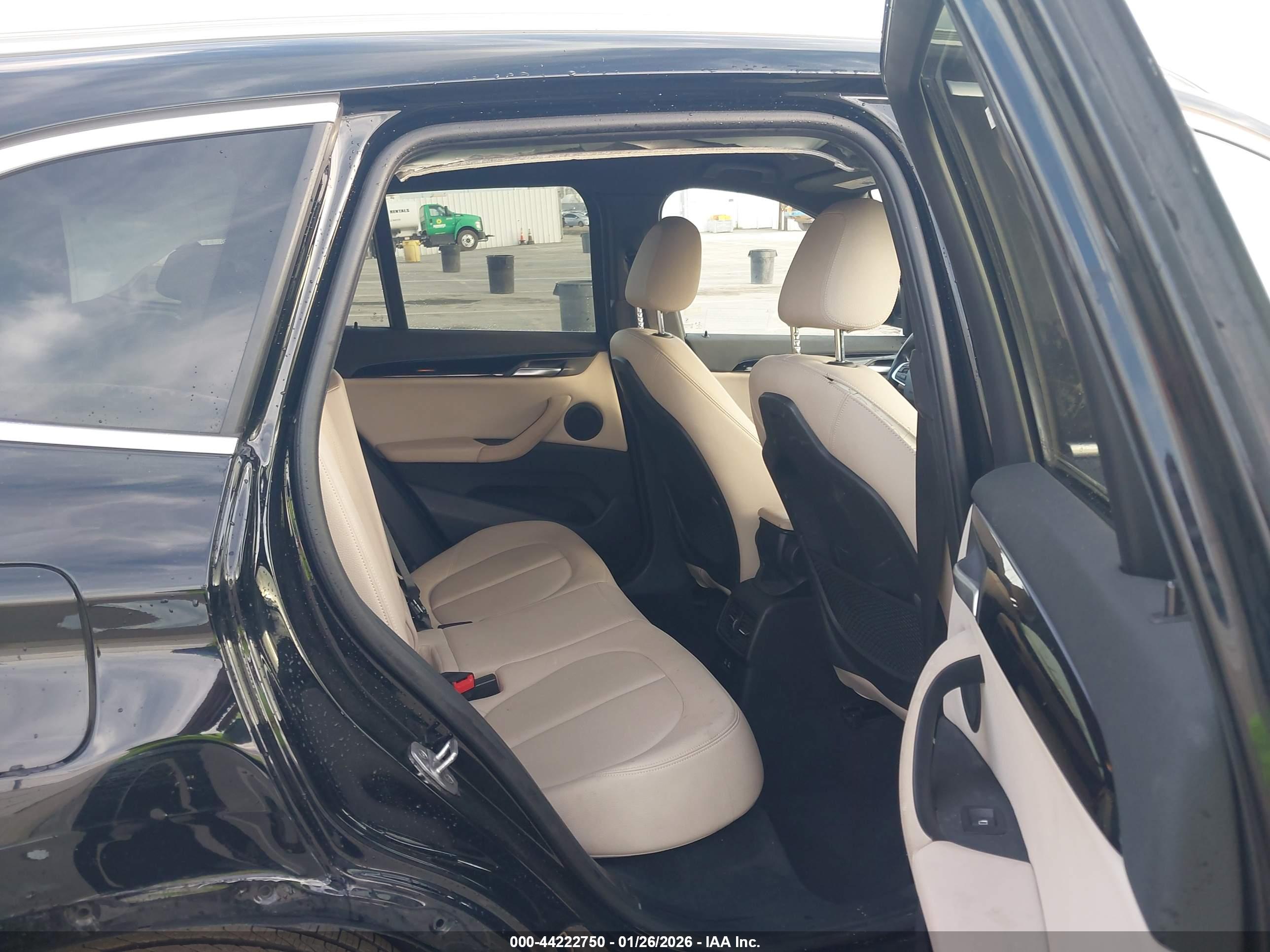 BMW X1 image 8