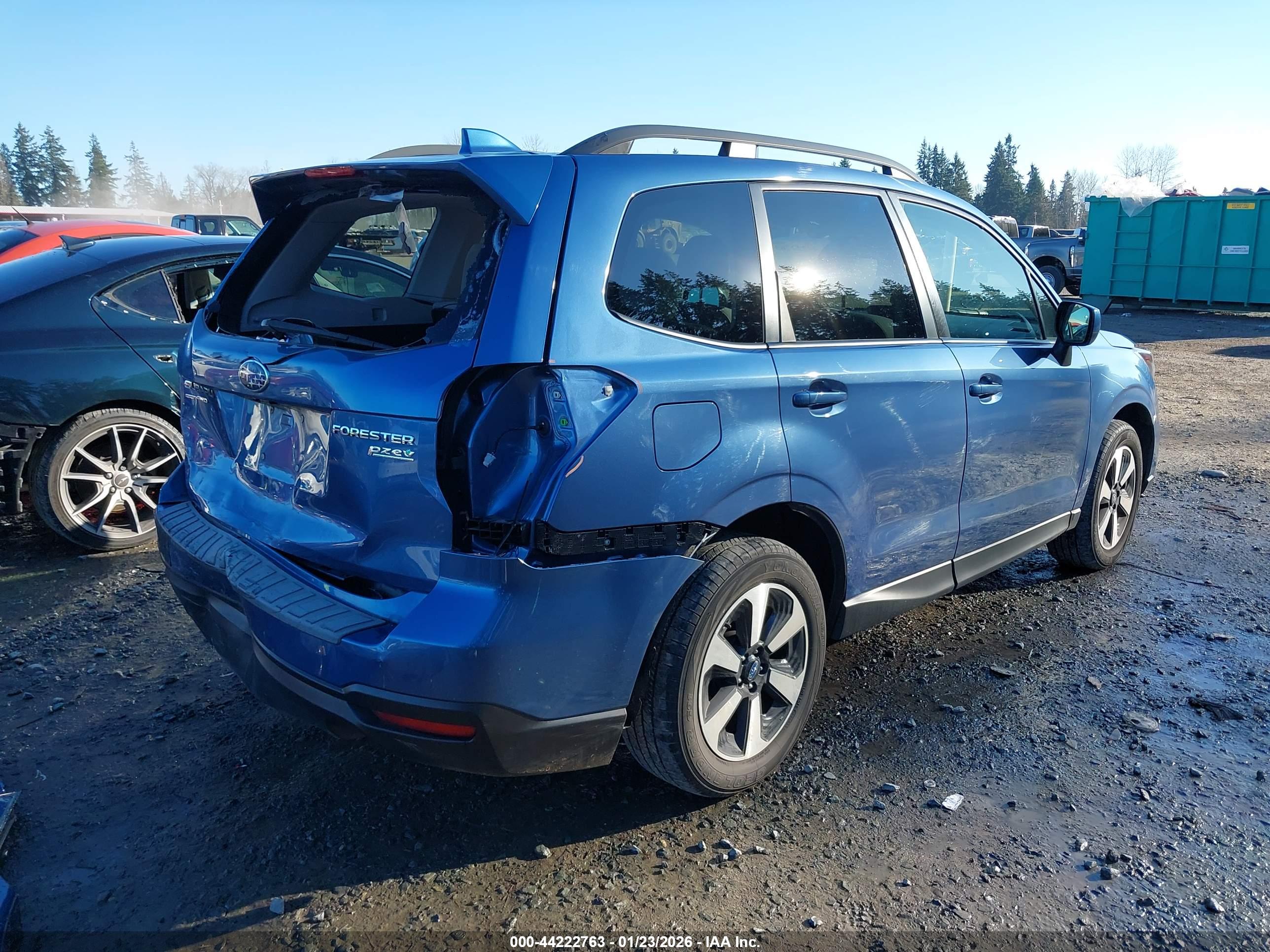 SUBARU FORESTER image 4