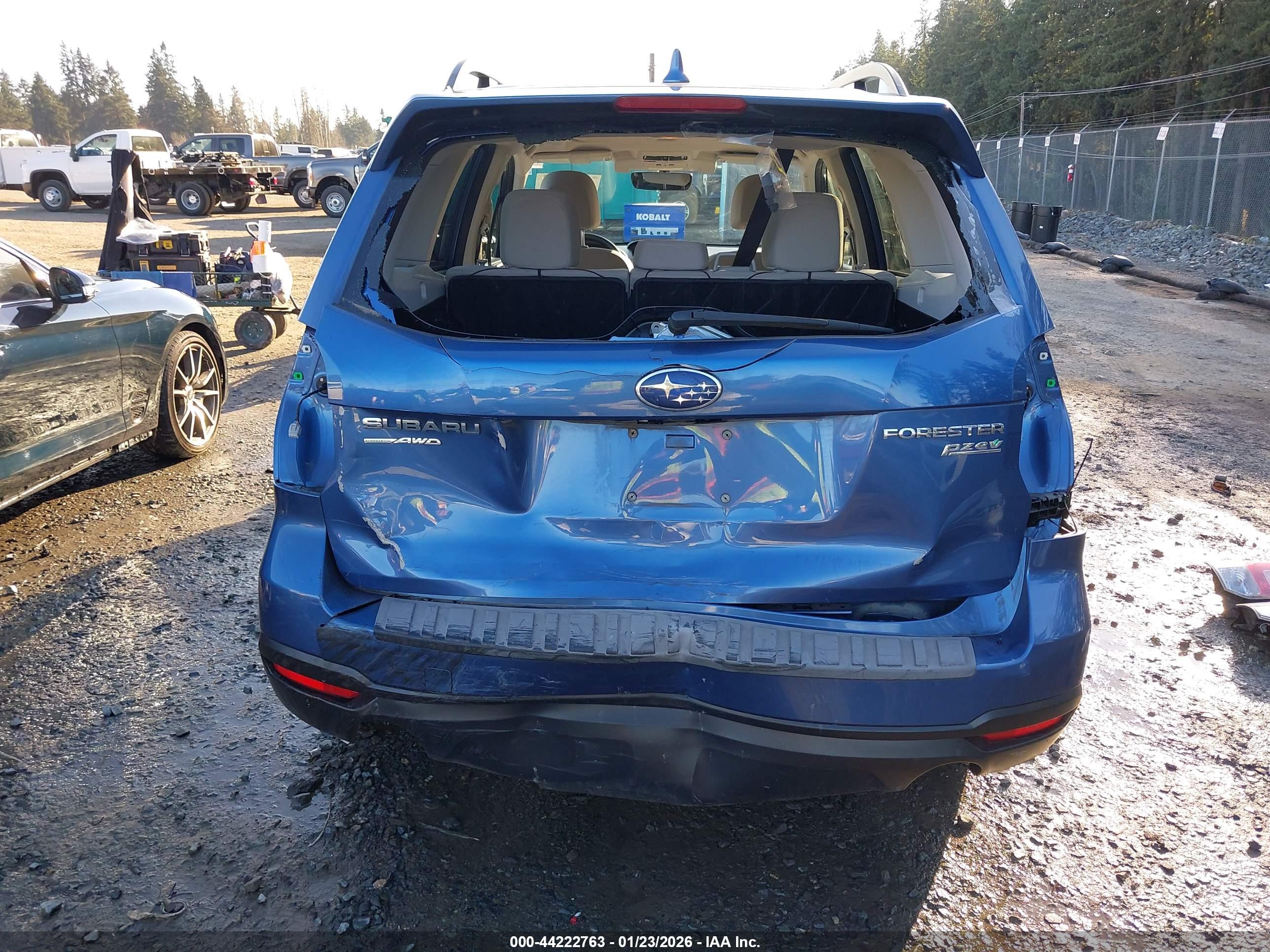 SUBARU FORESTER image 6