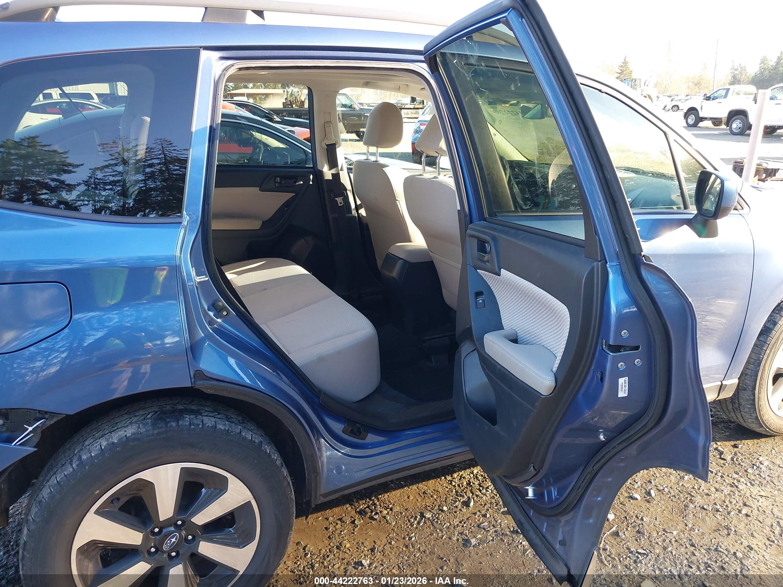 SUBARU FORESTER image 8