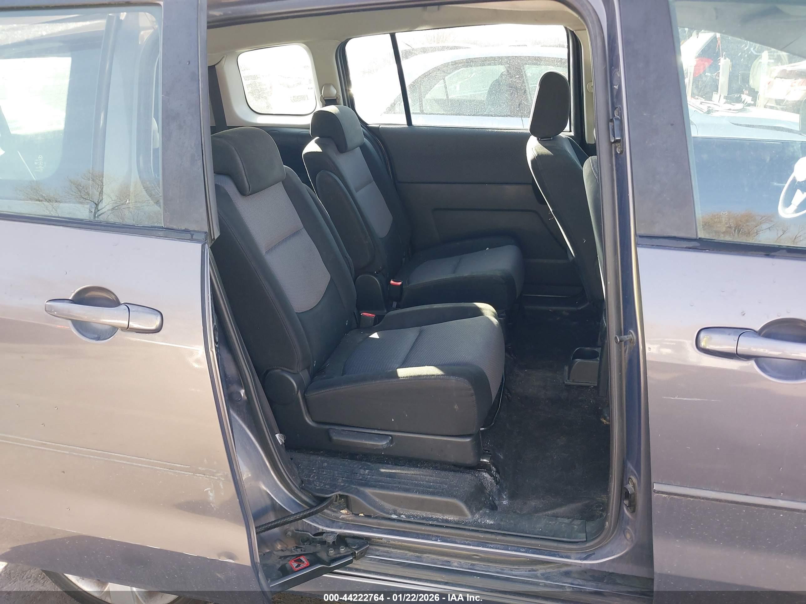 MAZDA MAZDA5 image 8